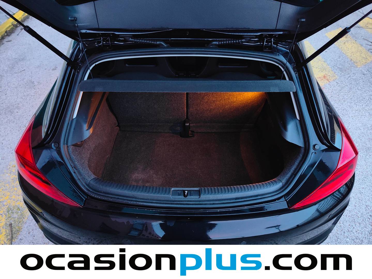 Foto Volkswagen Scirocco Volkswagen Scirocco R-Line 2.0 TDI BMT (150 CV) DSG