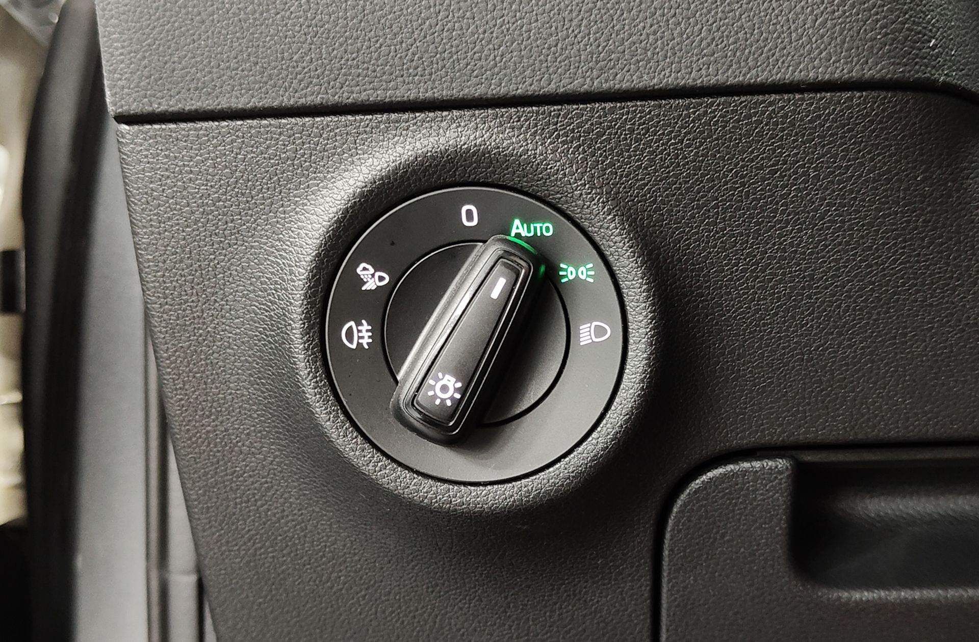 Škoda Karoq 1.5 TSI ACT Sportline DSG - foto 32
