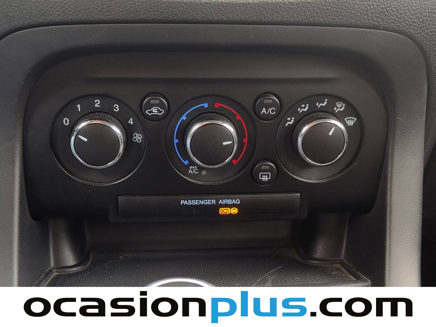 Extras y acabados del Ford Ka+ Ford Ka+ 1.2 Ti-VCT Essential (70 CV)