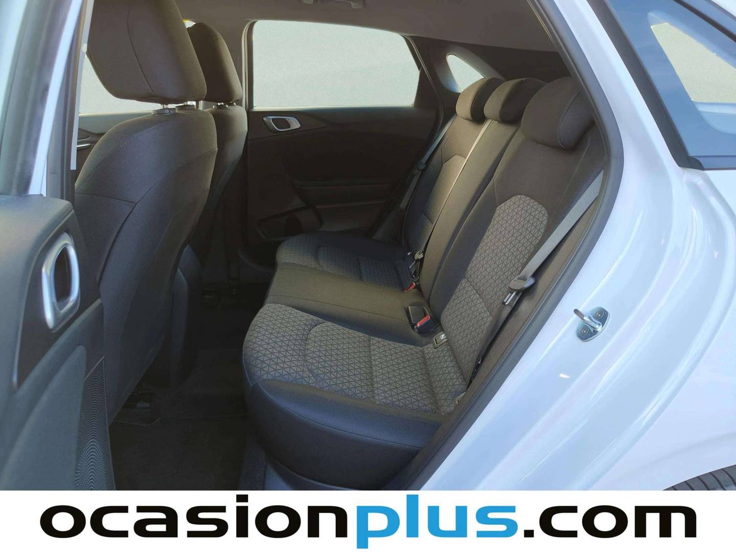 Foto asientos traseros KIA Ceed KIA Ceed 1.0 T-GDi Concept (100 CV)