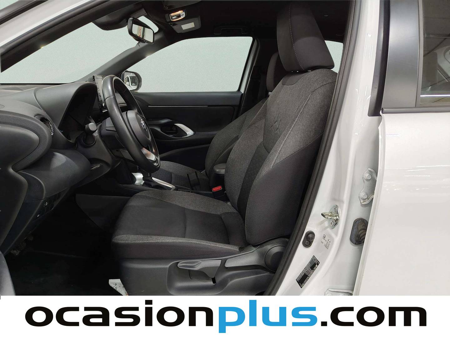 Foto asientos delanteros Toyota Yaris Cross Toyota Yaris Cross 120H Active Tech (116 CV)