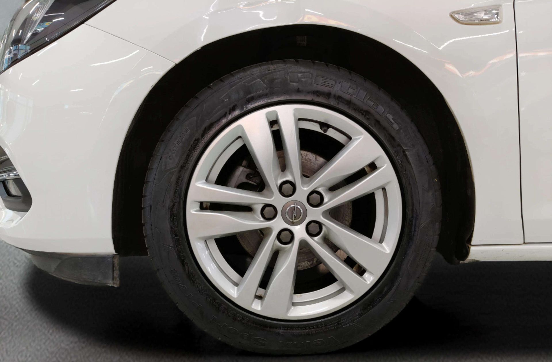 Opel Astra 1.2 Turbo SHL GS Line - foto 34