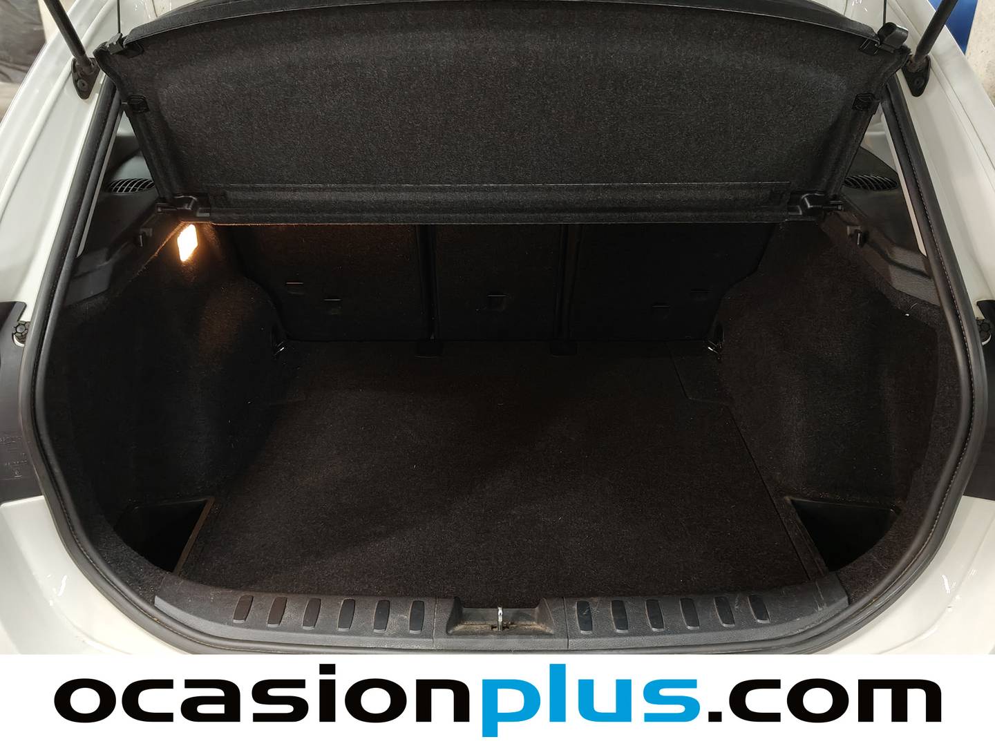 Fotos maletero BMW X1 BMW X1 xDrive18d (143 CV)