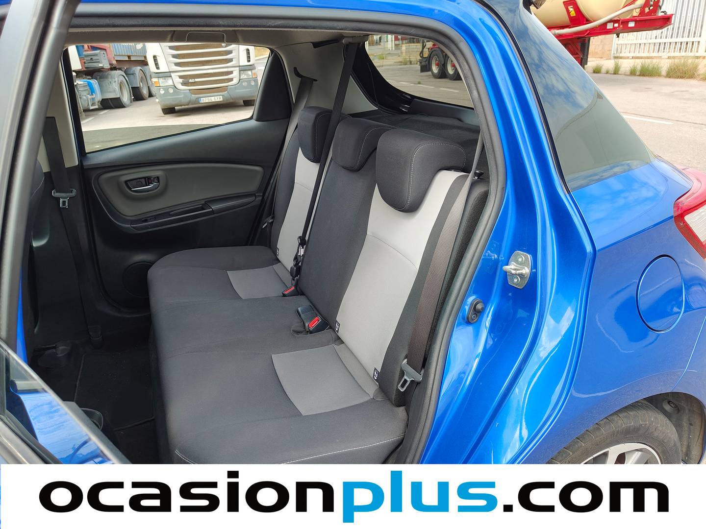 Foto asientos traseros Toyota Yaris Toyota Yaris 100H Feel (100 CV)
