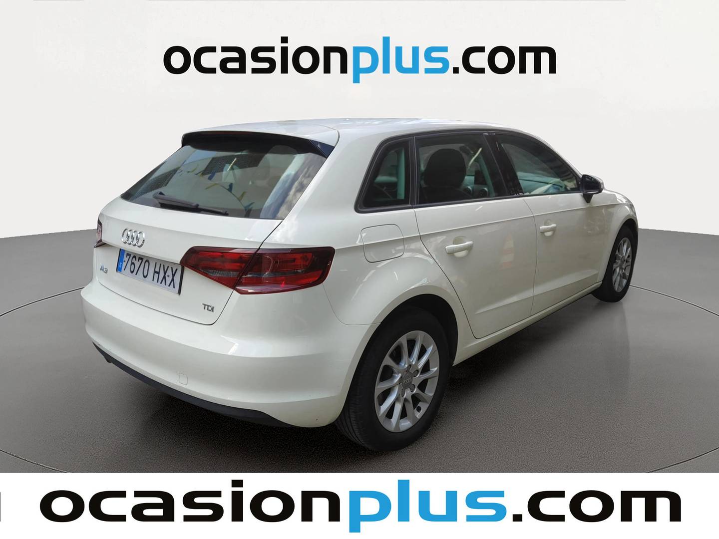 Foto trasera Audi A3 Audi A3 Sportback Attracted 1.6 TDI (105 CV) derecha