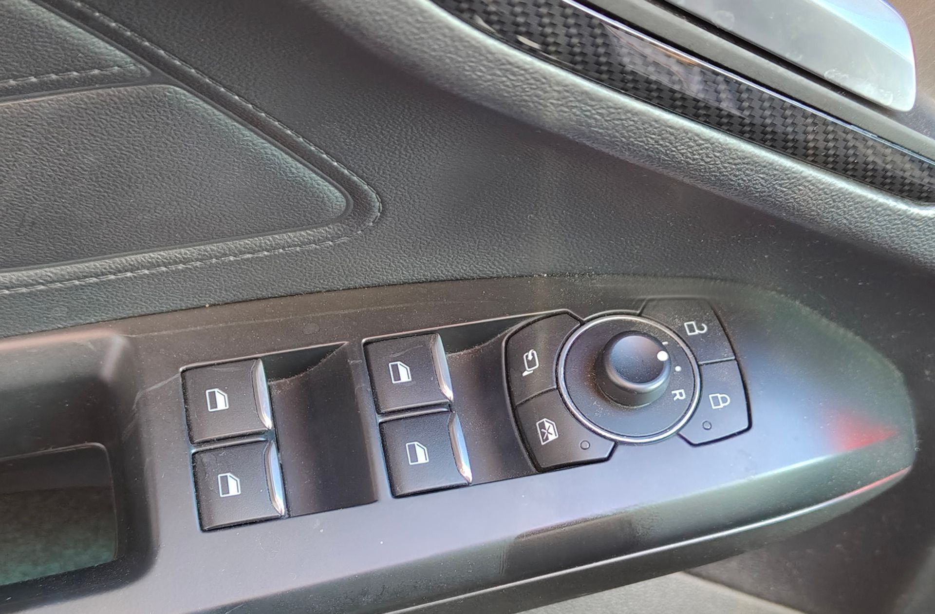Ford Focus 1.0 EcoBoost MHEV ST-Line - foto 34