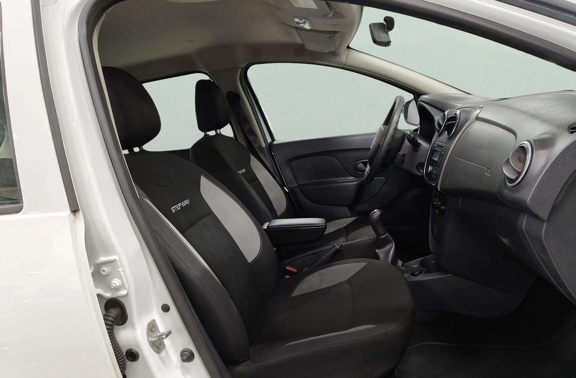 Dacia Sandero Stepway TCe - foto 13