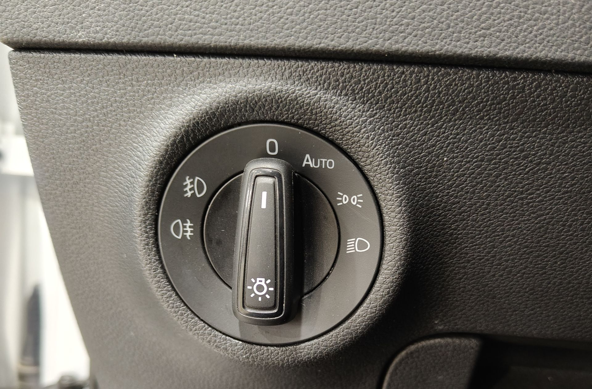Škoda Karoq 2.0 TDI Selection - foto 23