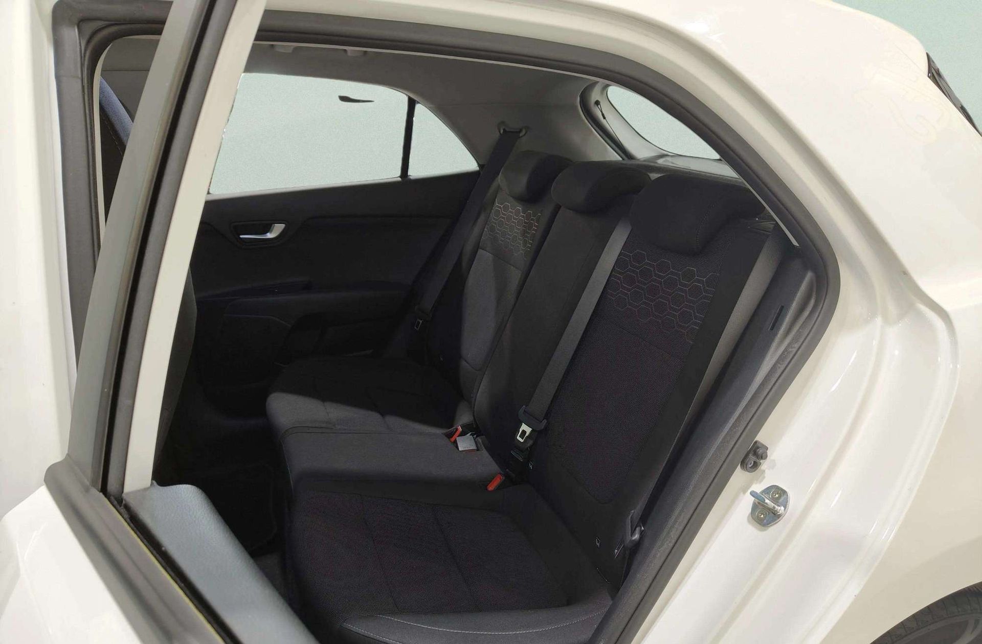 Kia Rio 1.0 T-GDi Drive - foto 13
