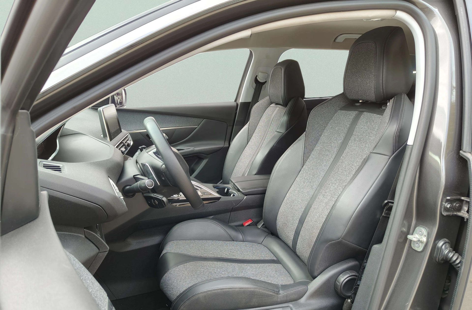 Peugeot 5008 BlueHDi 130 Allure EAT8 7 plazas - foto 13