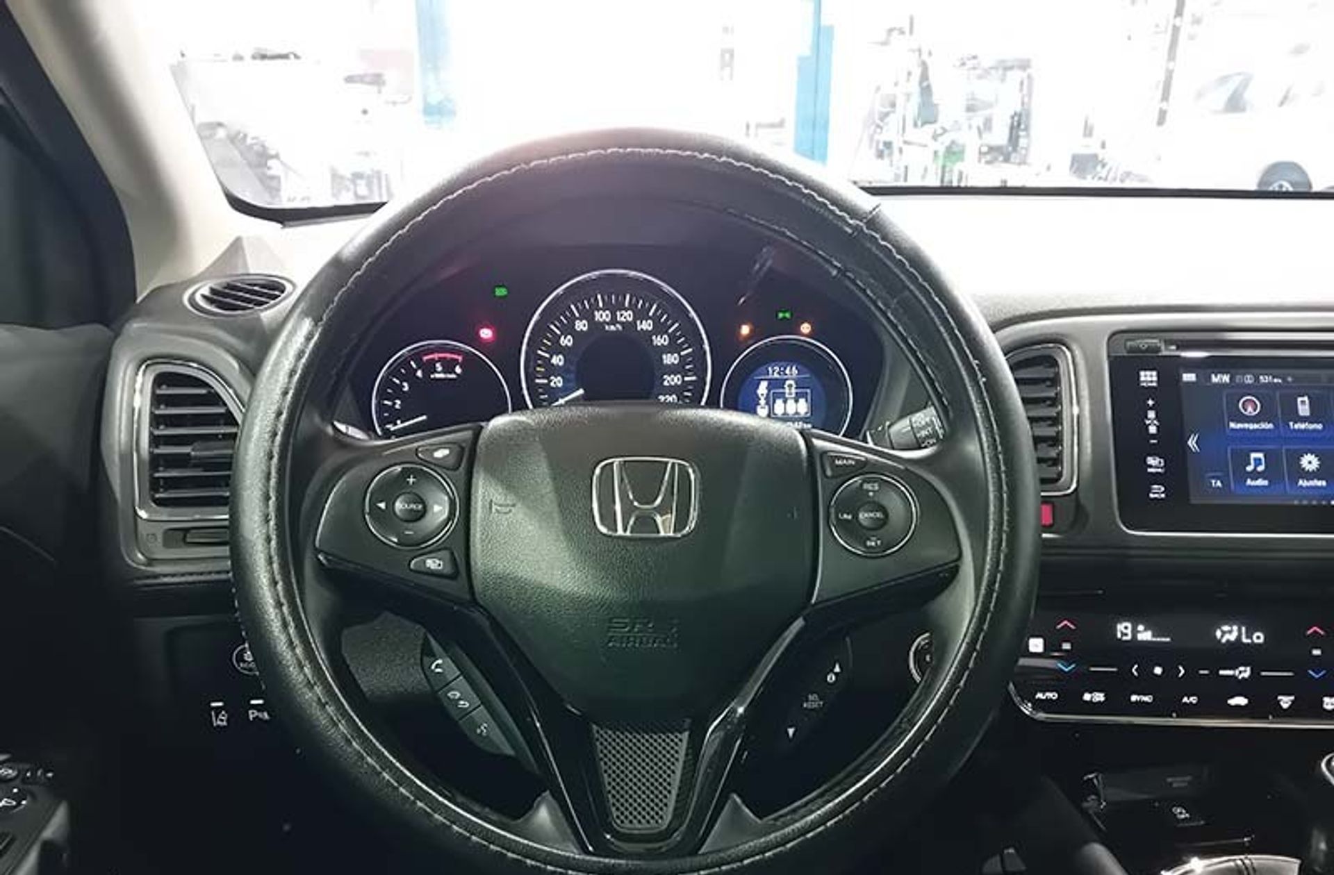 Honda HR-V 1.6 i-DTEC Executive - foto 24