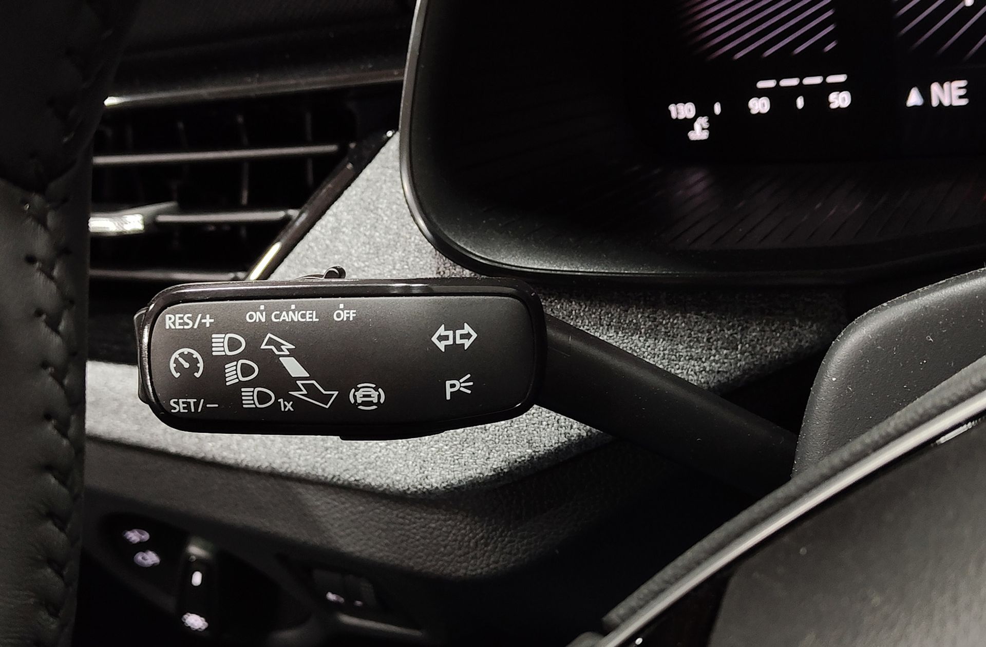 Škoda Kamiq 1.0 TSI Selection DSG - foto 27