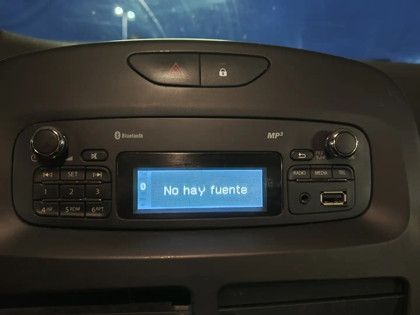 Foto Renault Clio Renault Clio 1.2 Authentique (75 CV)