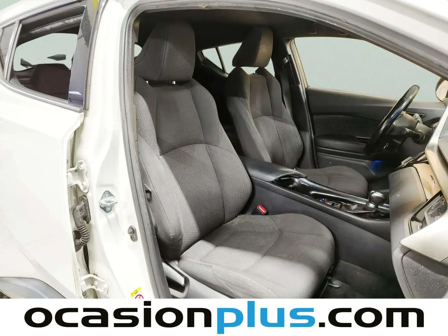 Foto Toyota C-HR Toyota C-HR 1.8 125H Advance (122 CV)