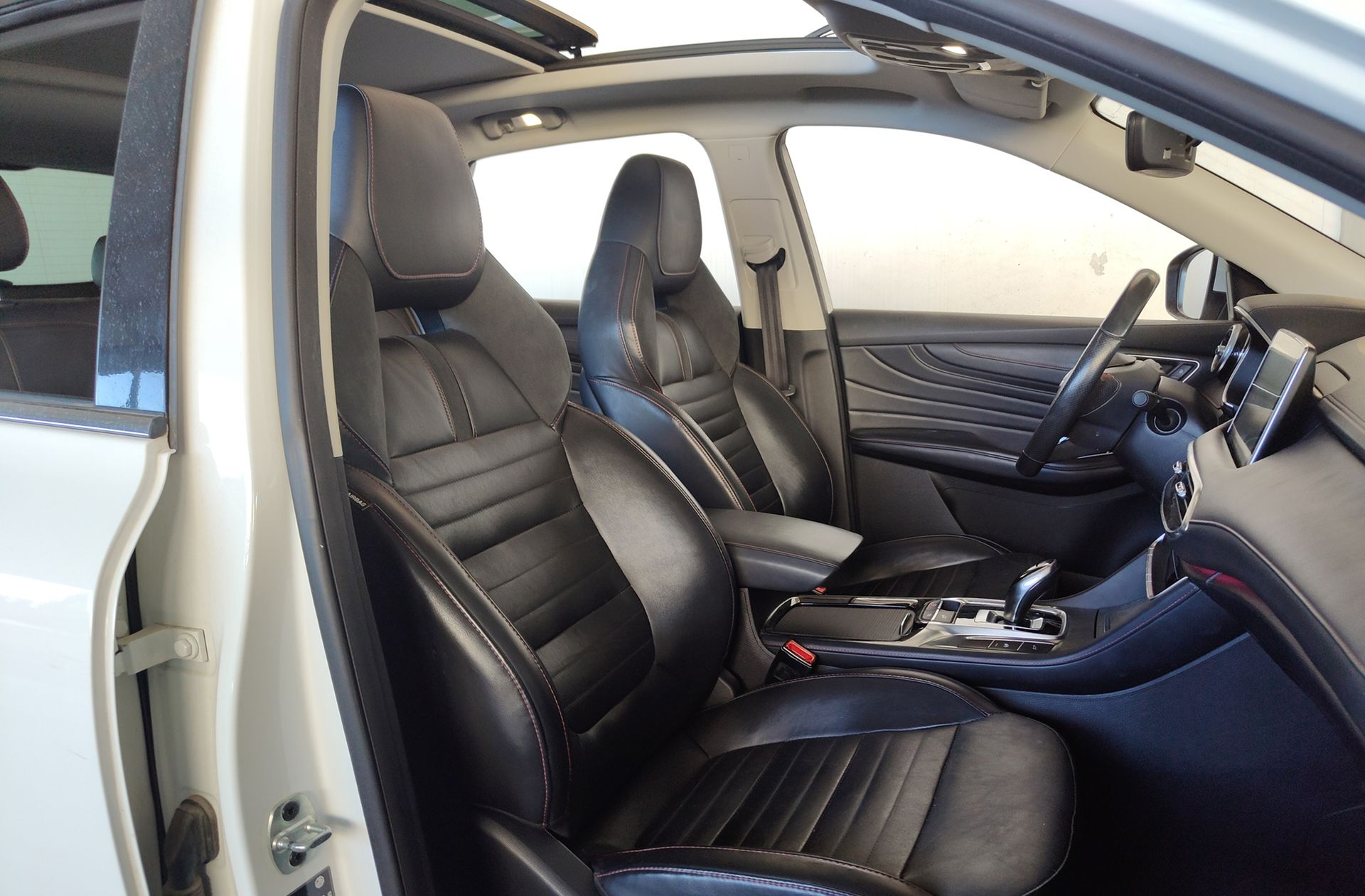 MG HS 1.5 Turbo GDI Luxury DCT - foto 21