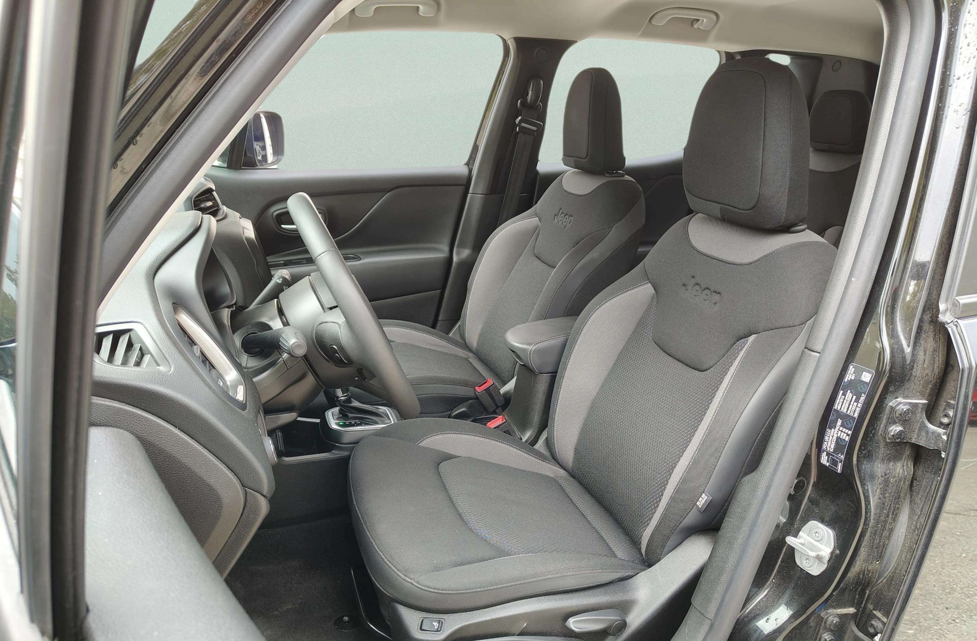 Jeep Renegade eHybrid 1.5 Limited ATX - foto 10