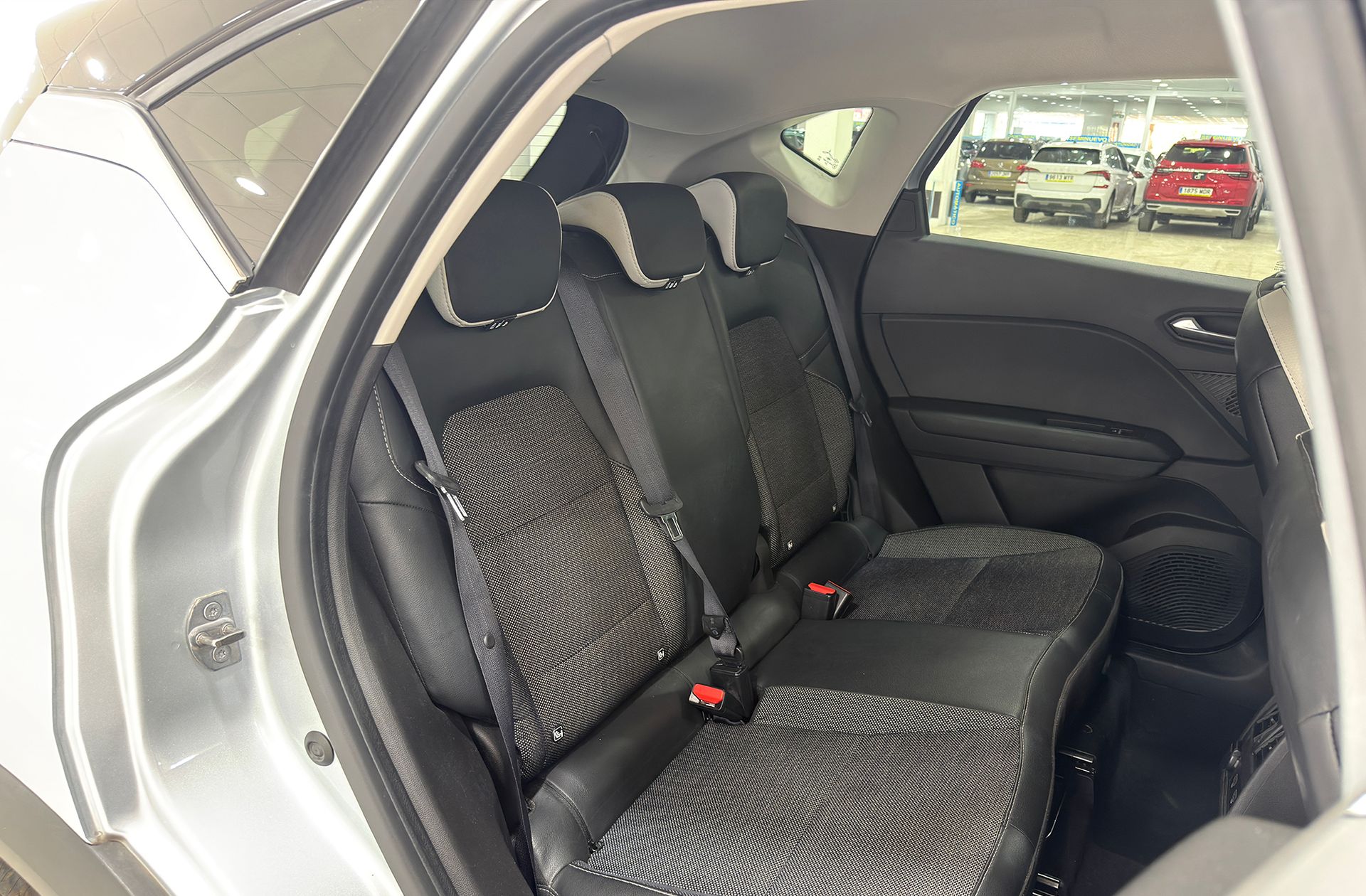 Renault Captur Techno TCe - foto 15