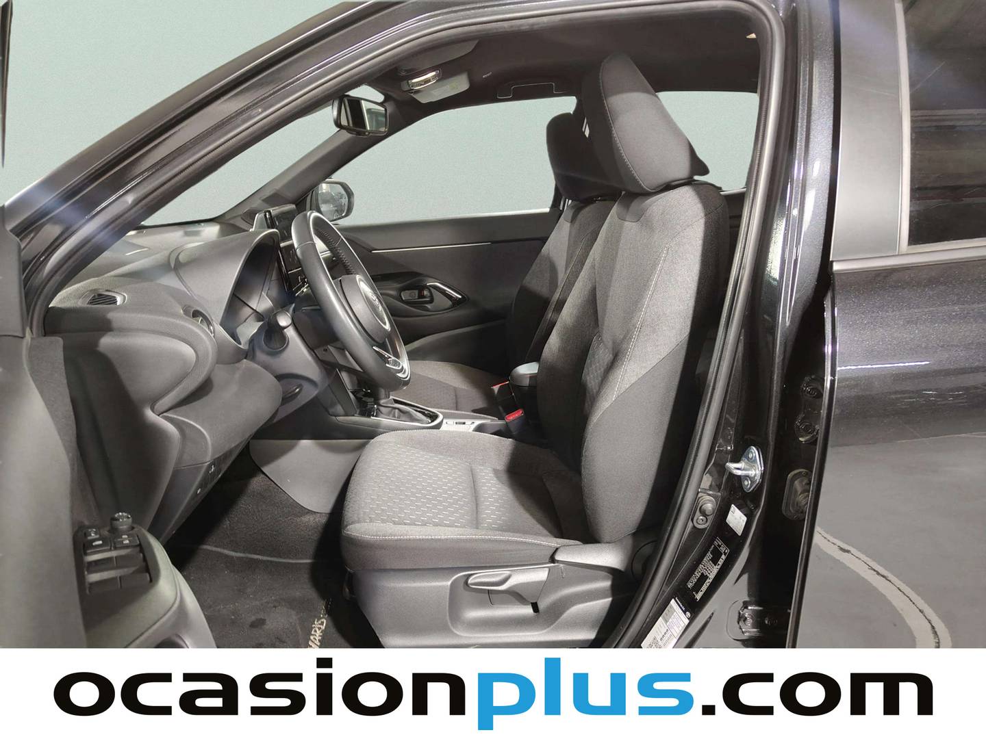 Foto asientos delanteros Toyota Yaris Cross Toyota Yaris Cross 120H Active Plus (116 CV)