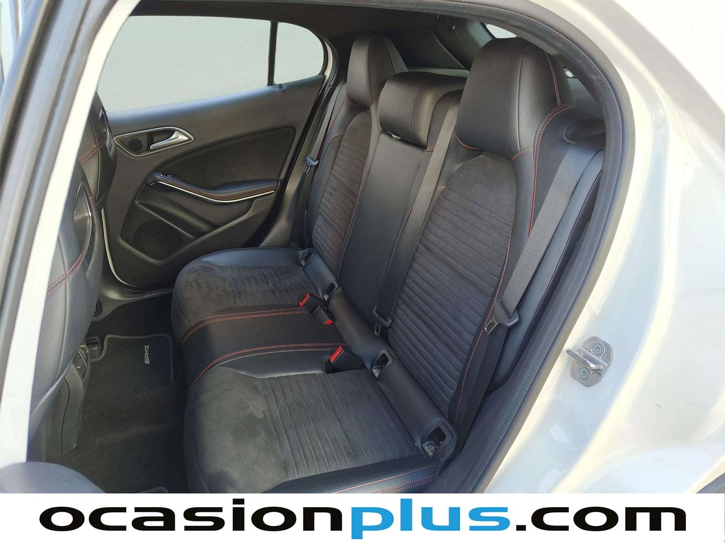 Foto asientos traseros Mercedes GLA Mercedes-Benz GLA 200 d (136 CV) Pack AMG