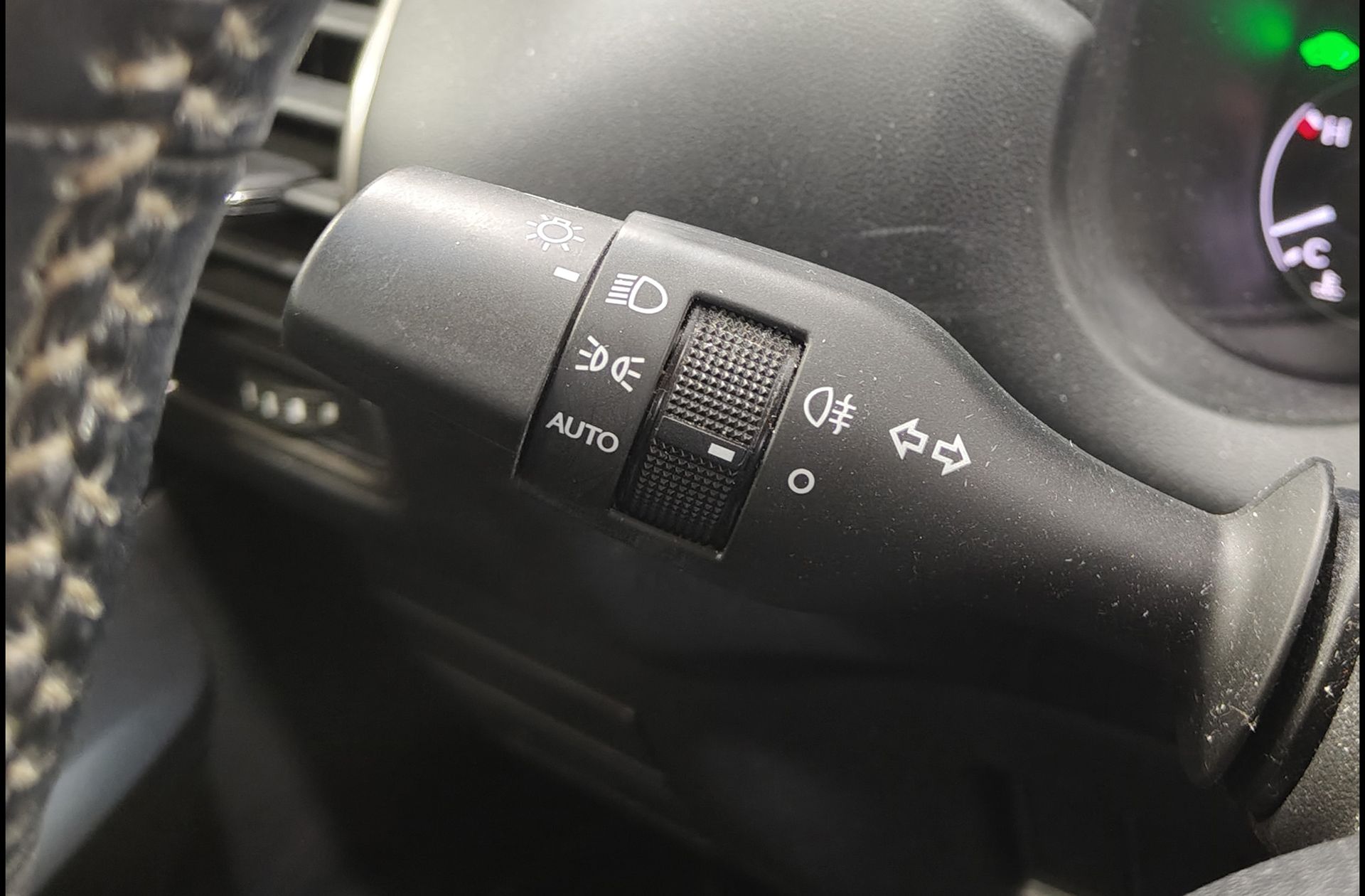 Lexus NX 300h Corporate 2WD Navibox - foto 21