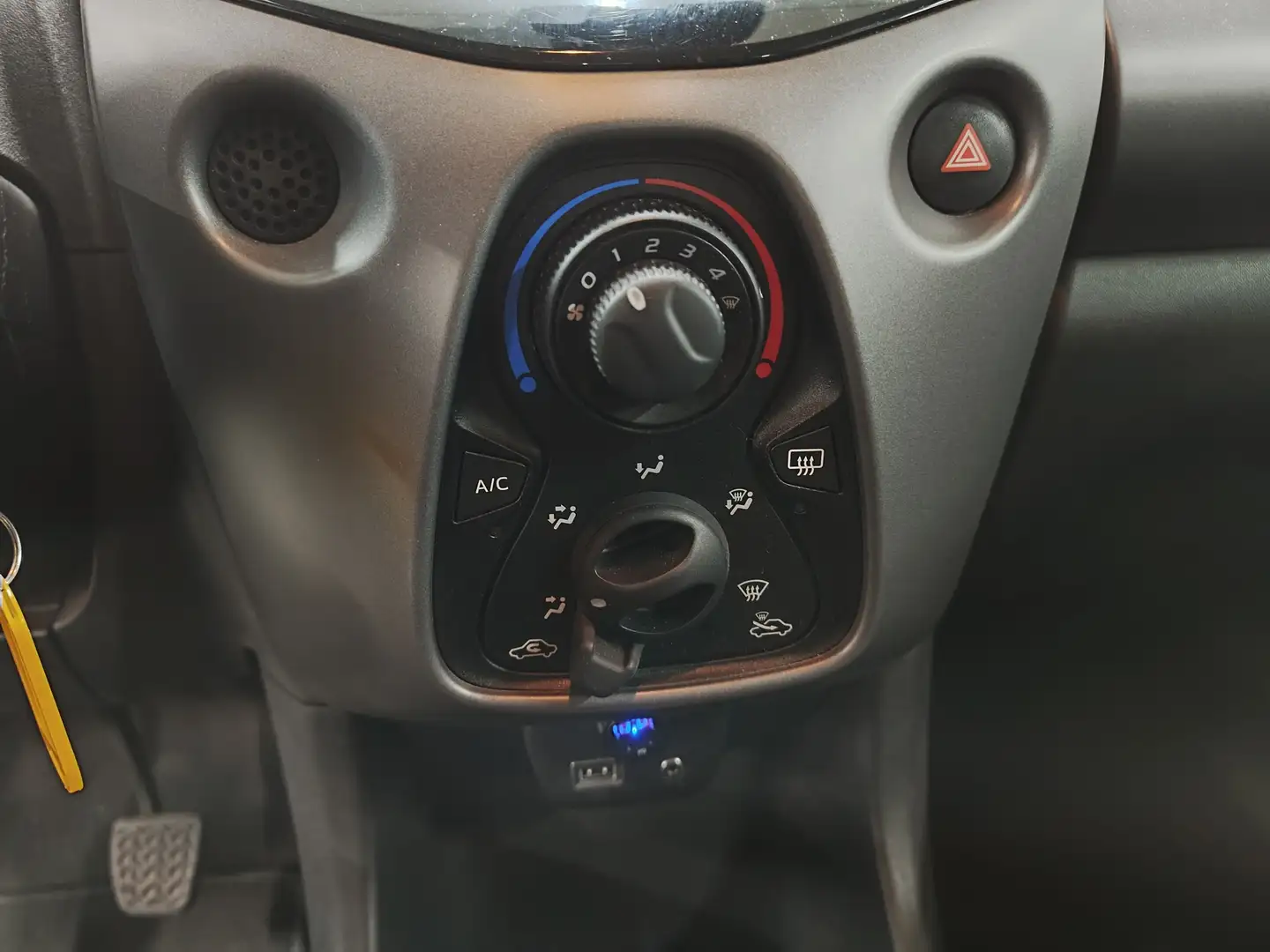 Foto Toyota Aygo Toyota Aygo 1.0 70 x-play (72 CV)