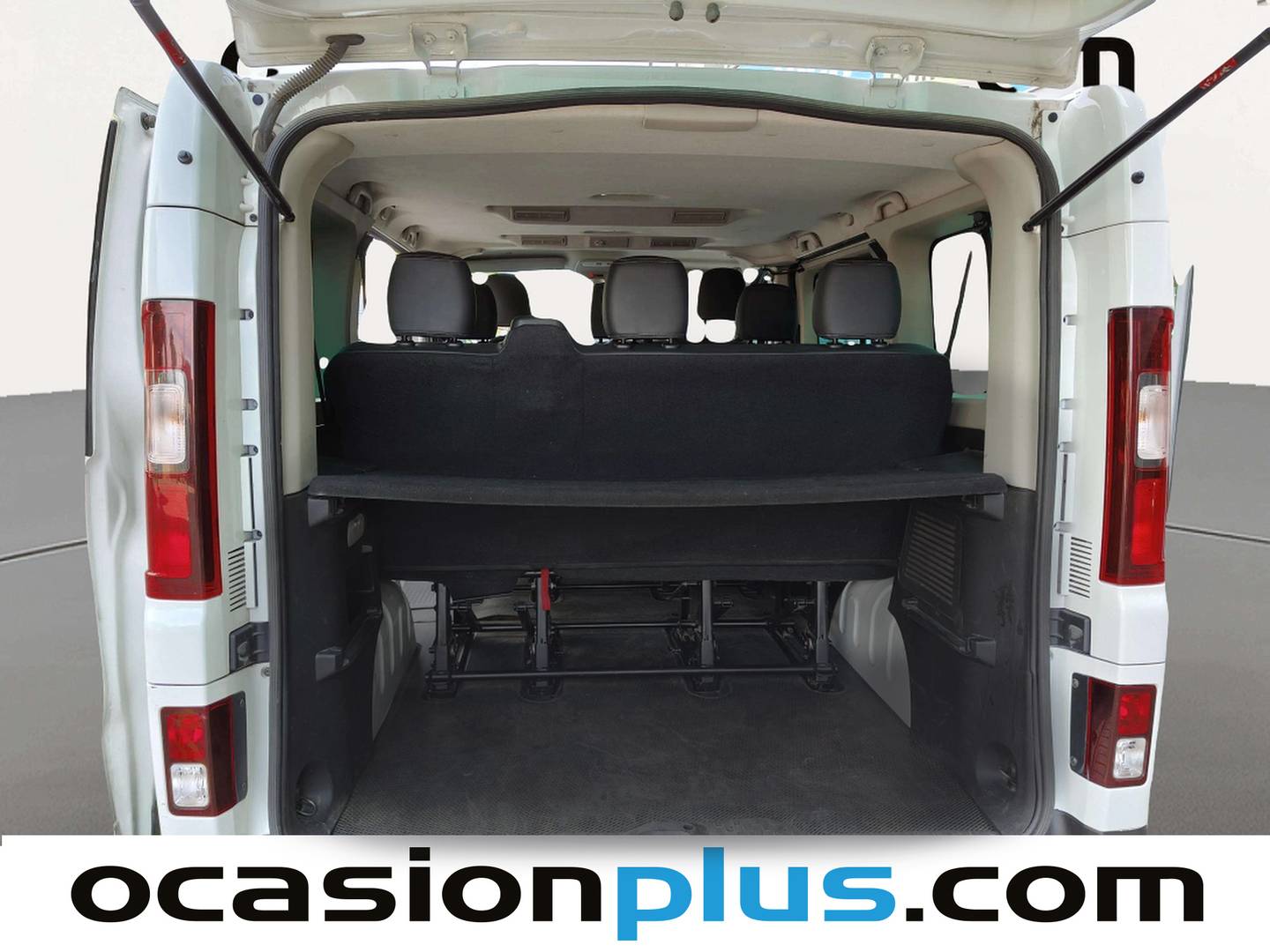 Fotos maletero Renault Trafic Renault Trafic Passenger Energy dCi (120 CV) 9 Plazas