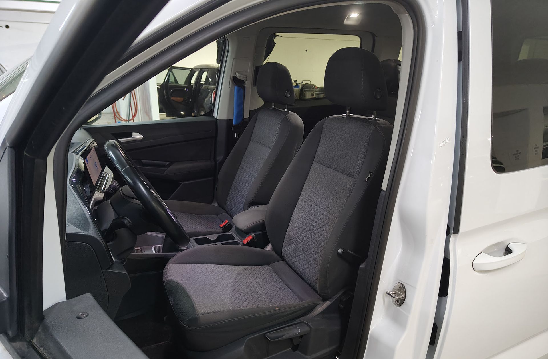 Ford Grand Tourneo Connect 1.5 EcoBoost Titanium - foto 12