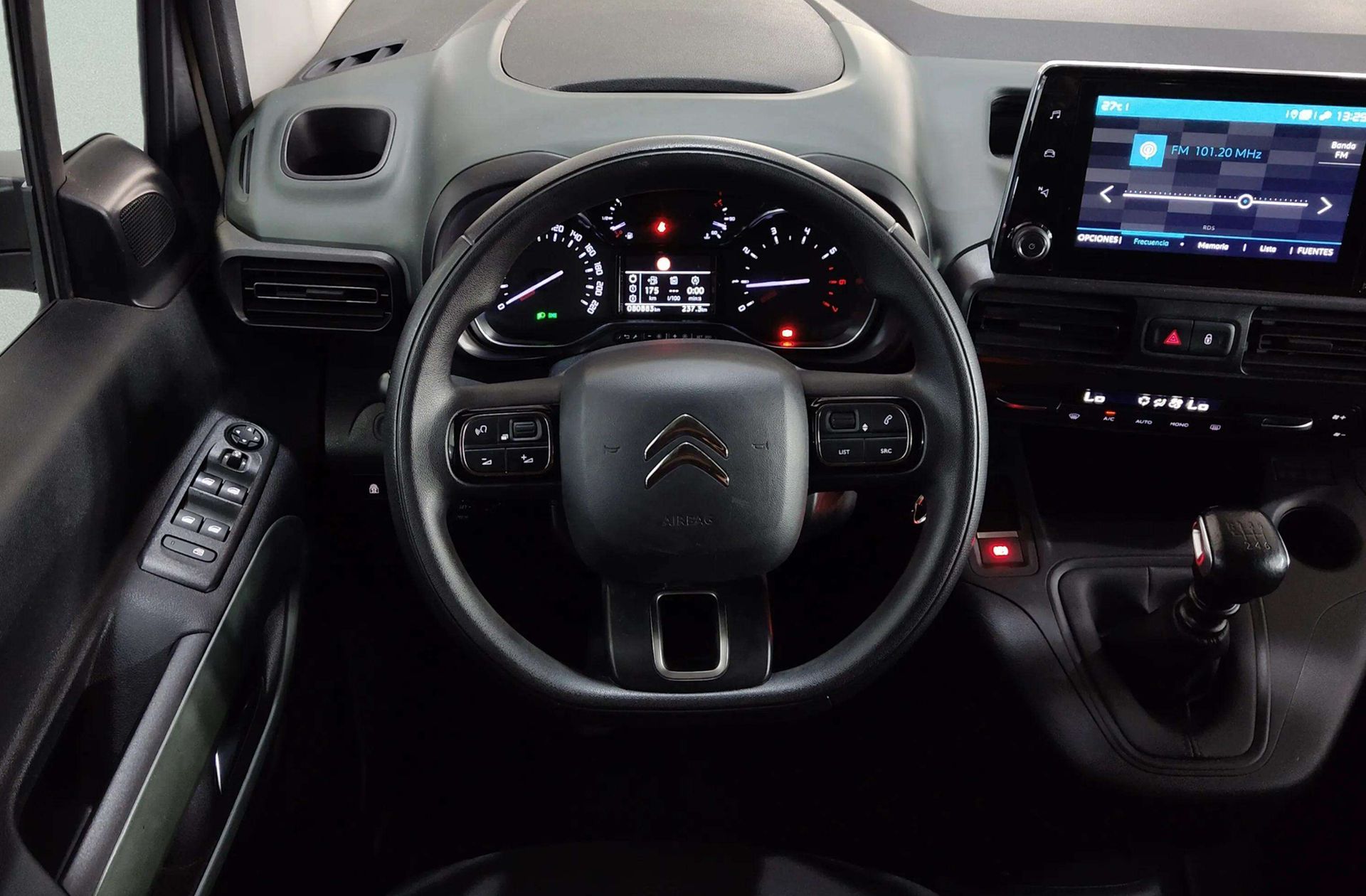 Citroën Berlingo BlueHDi 130 Talla M Shine - foto 21