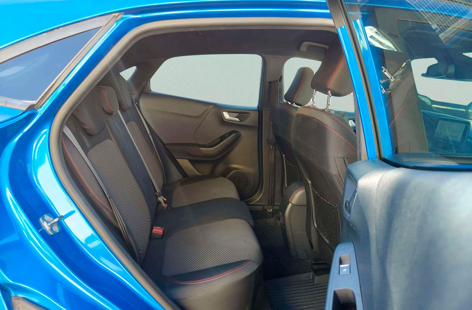 Ford Puma 1.0 EcoBoost MHEV ST-Line - foto 18