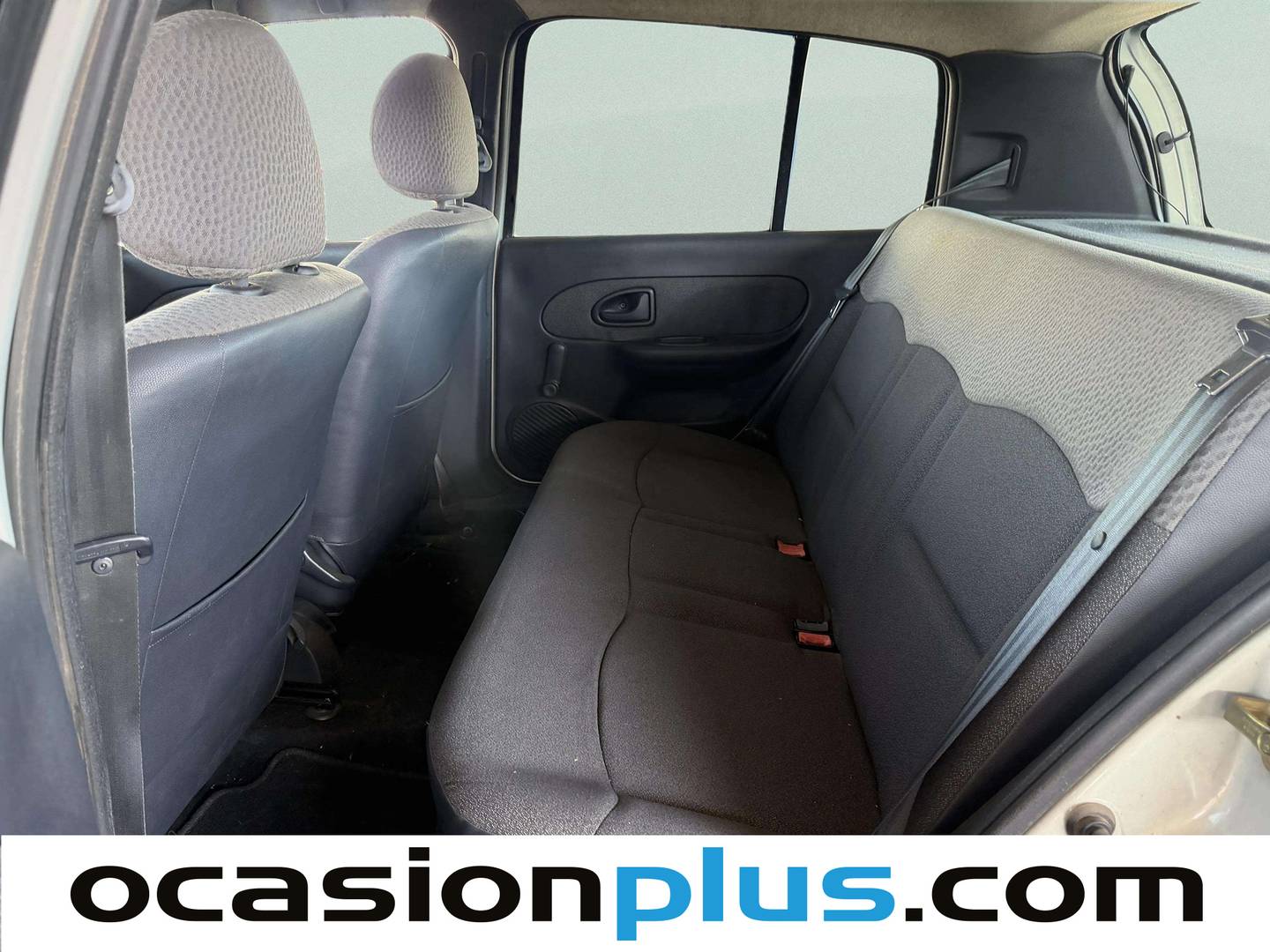 Foto asientos traseros Renault Clio Renault Clio 1.2 Pack Authentique (75 CV)