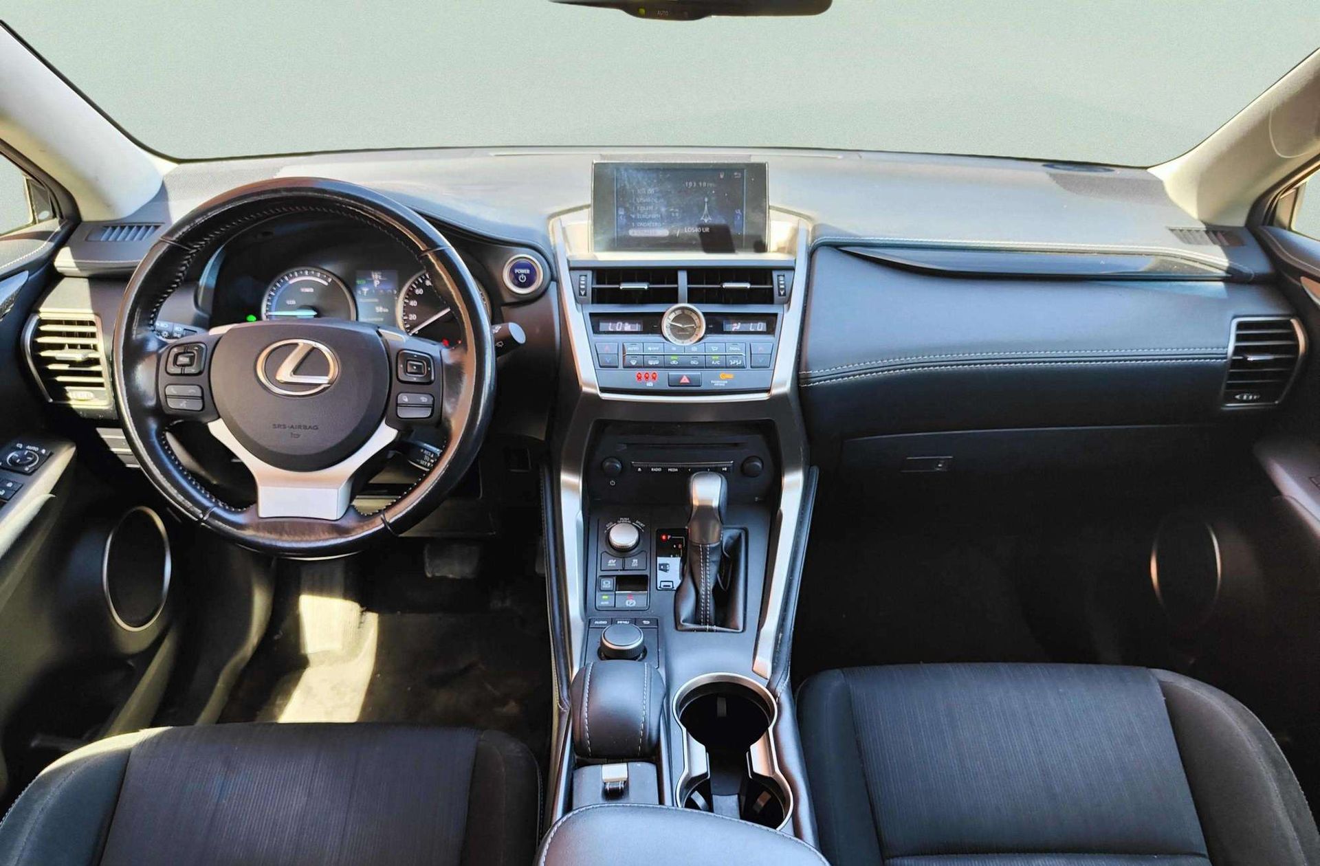 Lexus NX 300h Corporate 2WD - foto 6