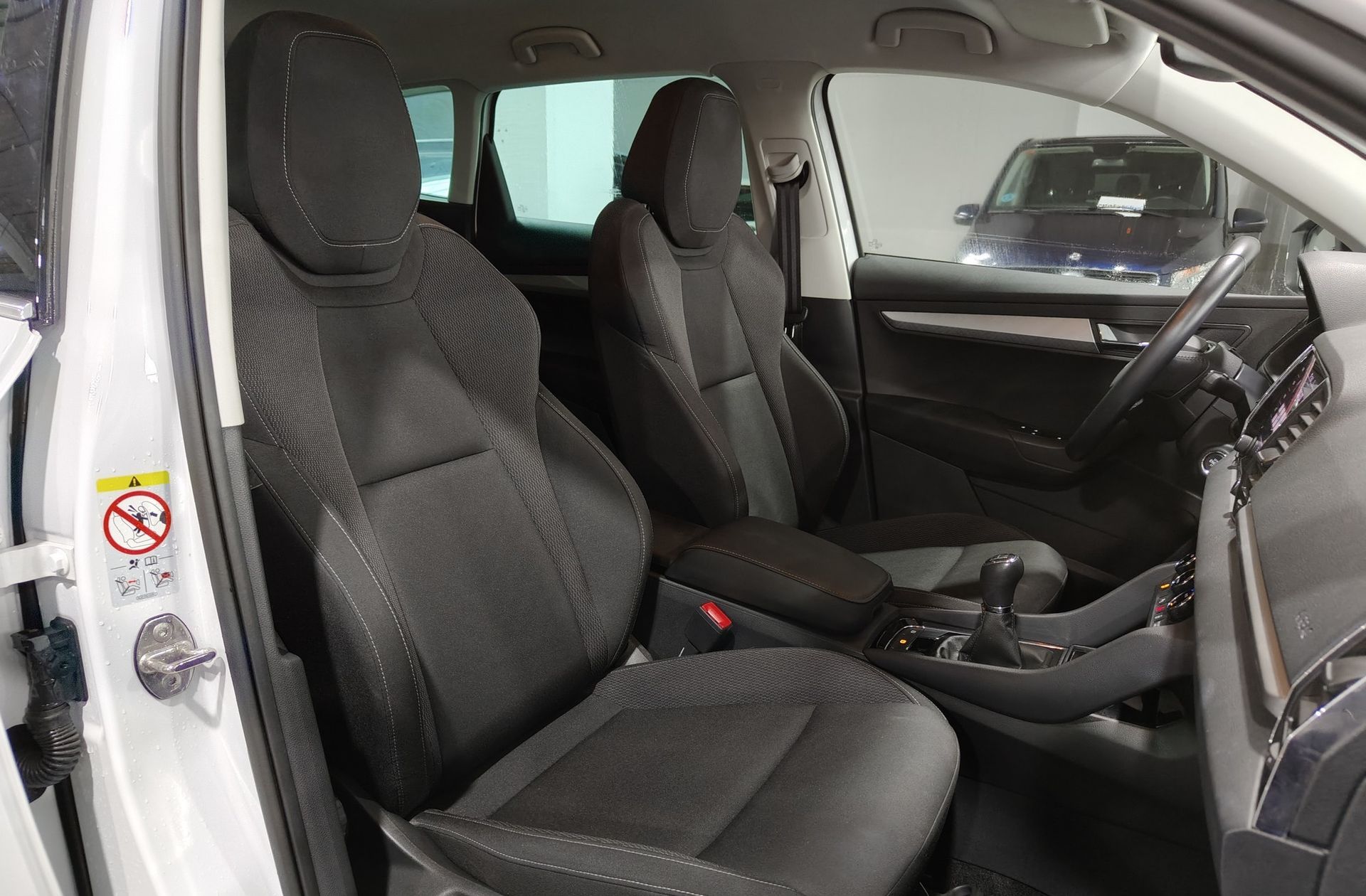 Škoda Karoq 2.0 TDI Selection - foto 20