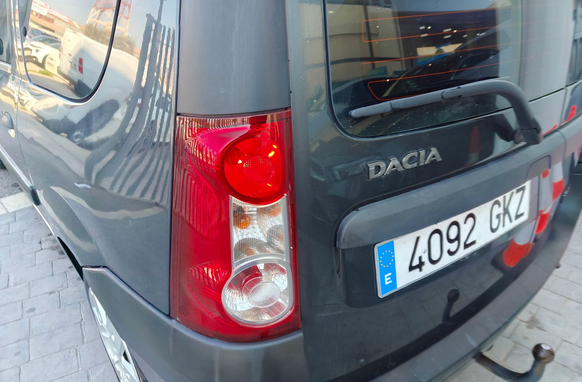 Dacia Logan 1.6 Break Laureate - foto 13