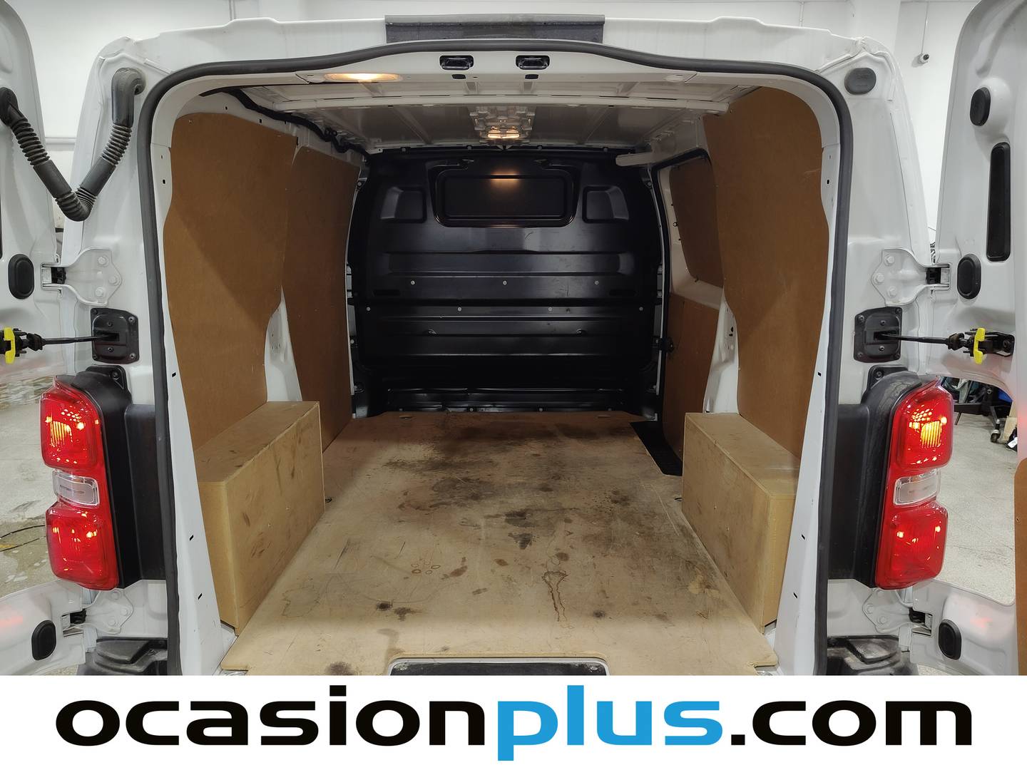 Foto asientos traseros Opel Vivaro Opel Vivaro Furgon BlueHDi 120 (120 CV) 3 Plazas