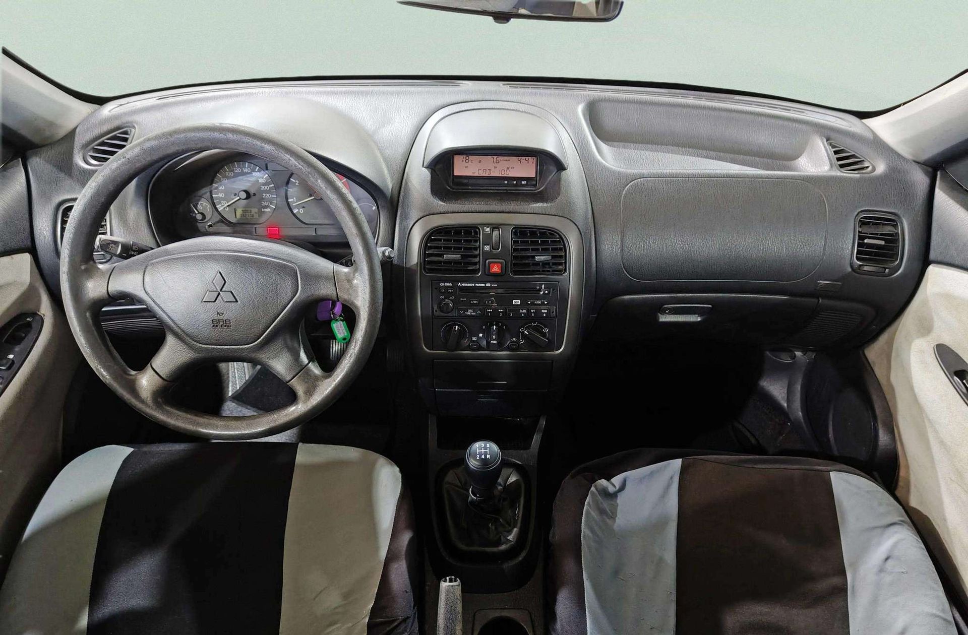Mitsubishi Carisma 1.9 DI-D Comfort - foto 6