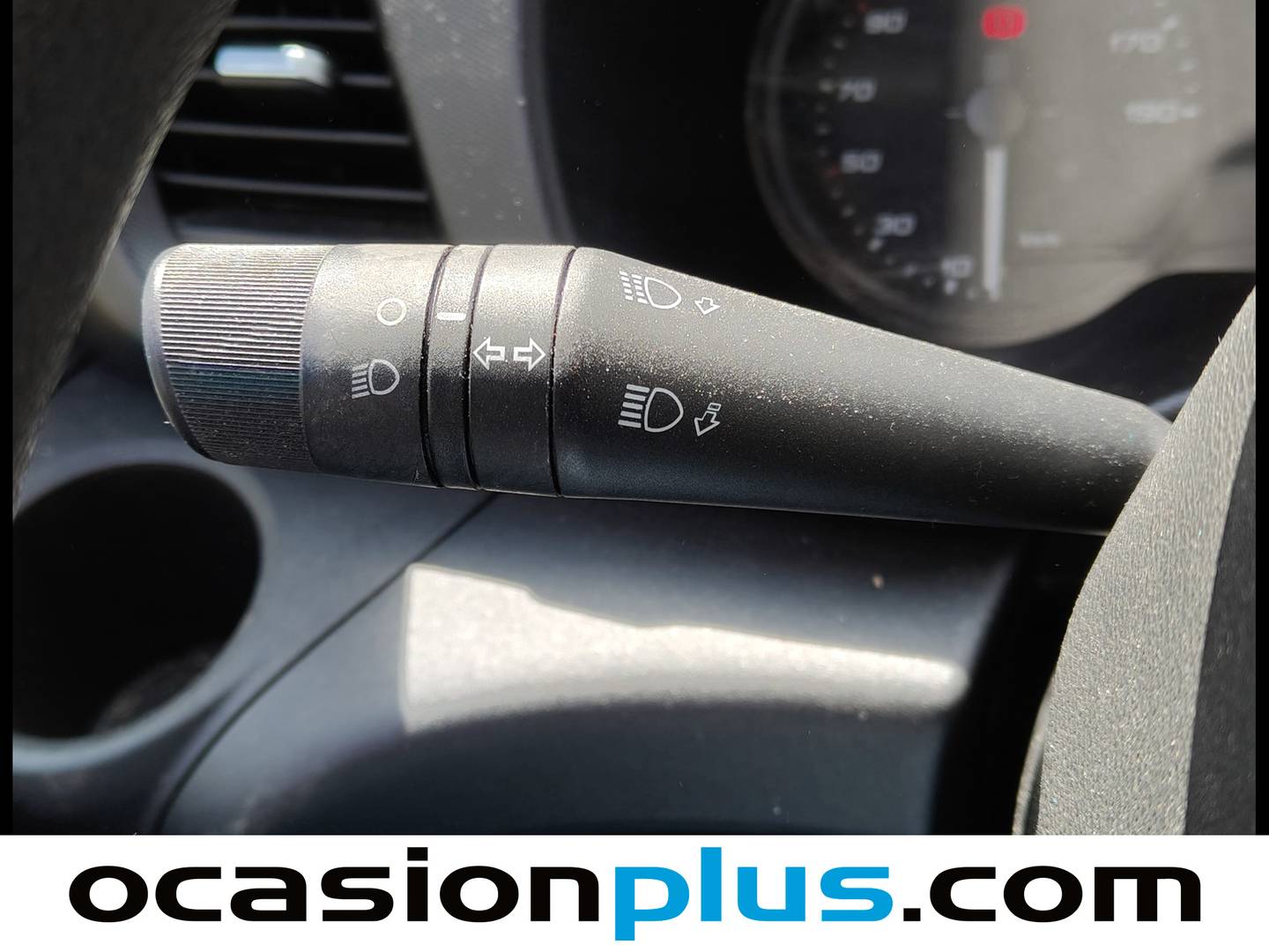 Equipamiento del Iveco Daily IVECO Daily 2.3 TD 35S 16 V 4100/H2 16 M3 (156 CV)