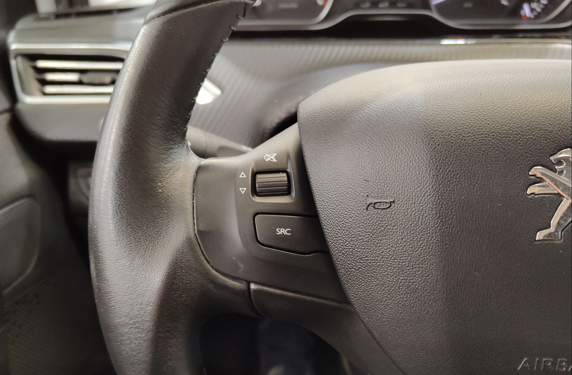 Peugeot 208 1.2 PureTech Signature - foto 26
