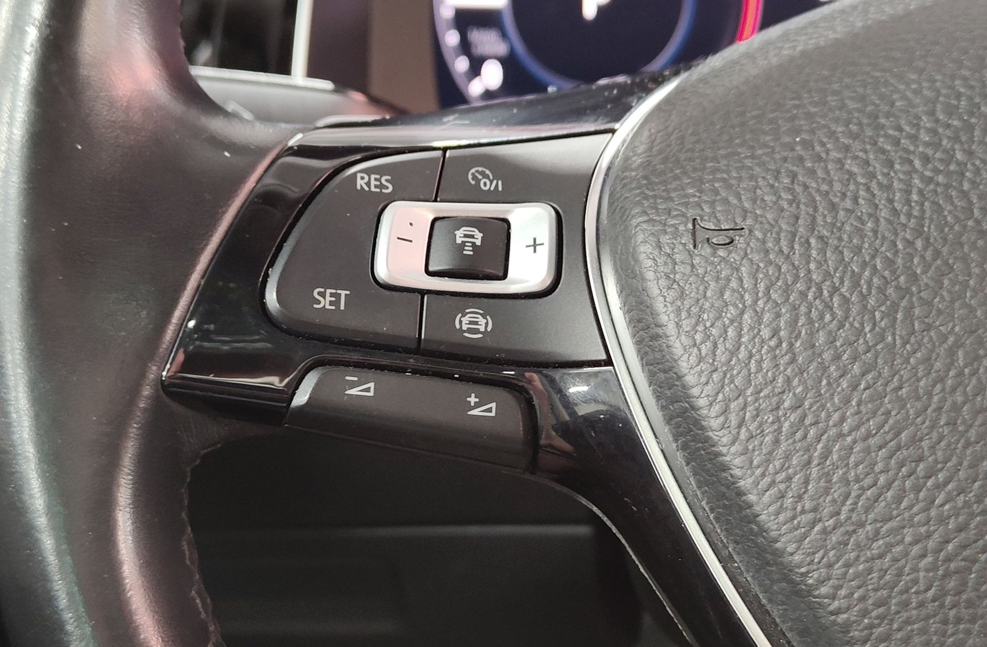 Volkswagen Golf R-Line 2.0 TDI DSG - foto 32