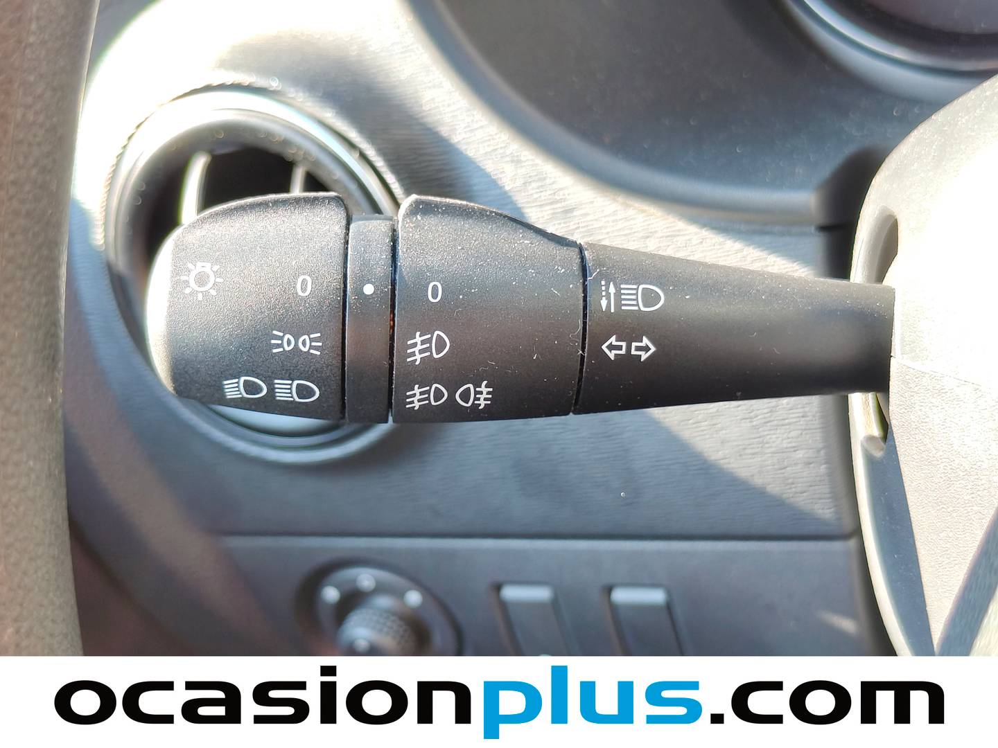 Extras y acabados del Dacia Dokker Dacia Dokker Essential 1.6 (102 CV) GLP