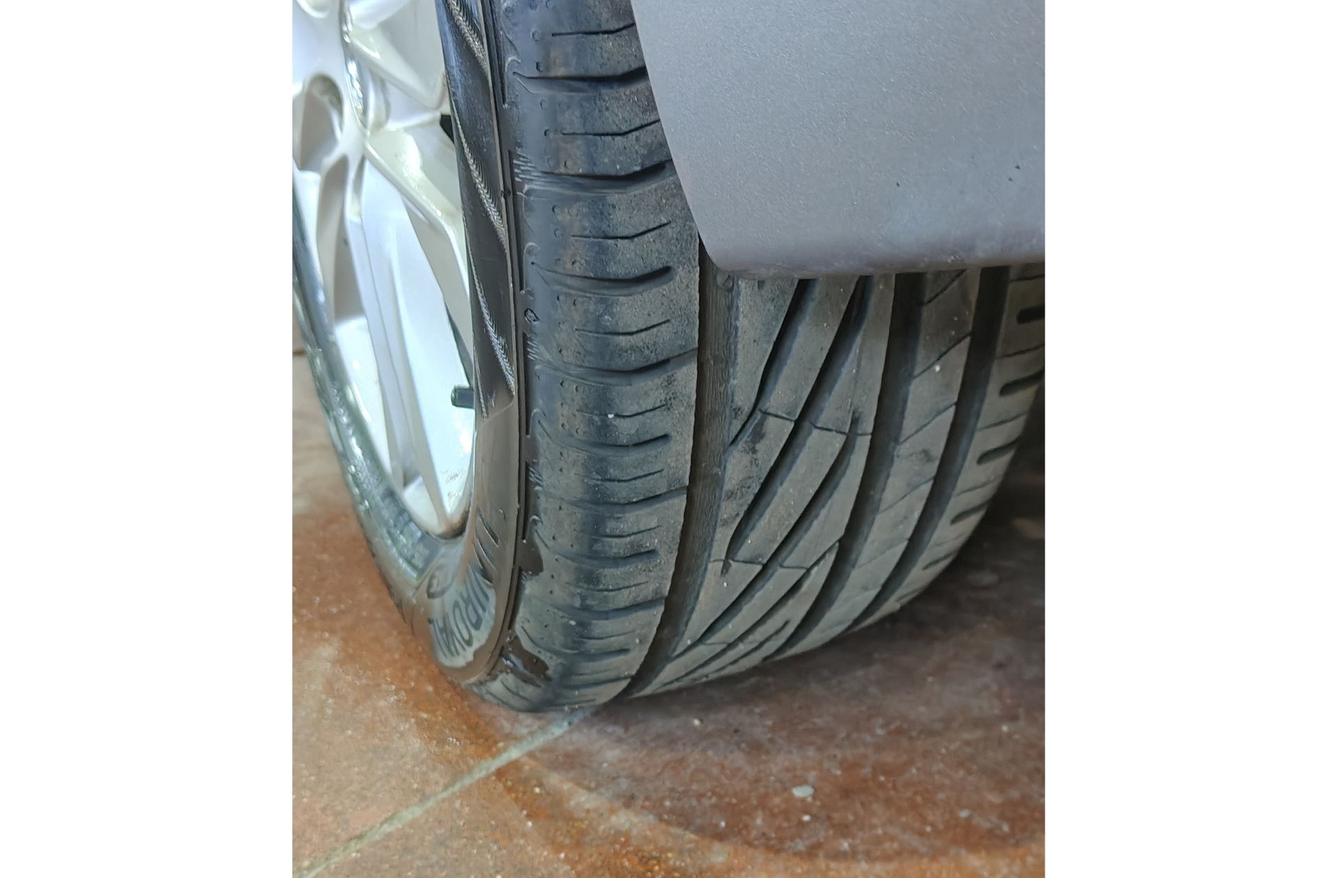Hyundai i30 1.6 CRDi Tecno S - foto 29