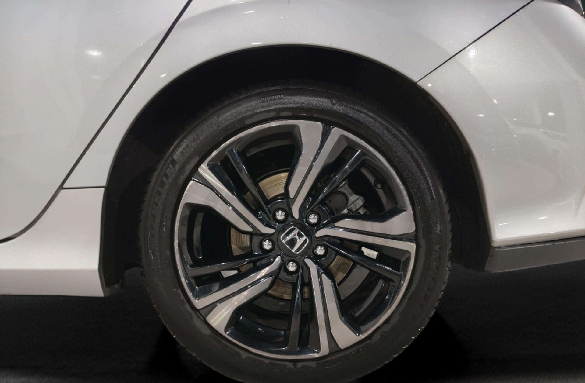 Honda Civic 1.0 I-VTEC Elegance CVT - foto 34
