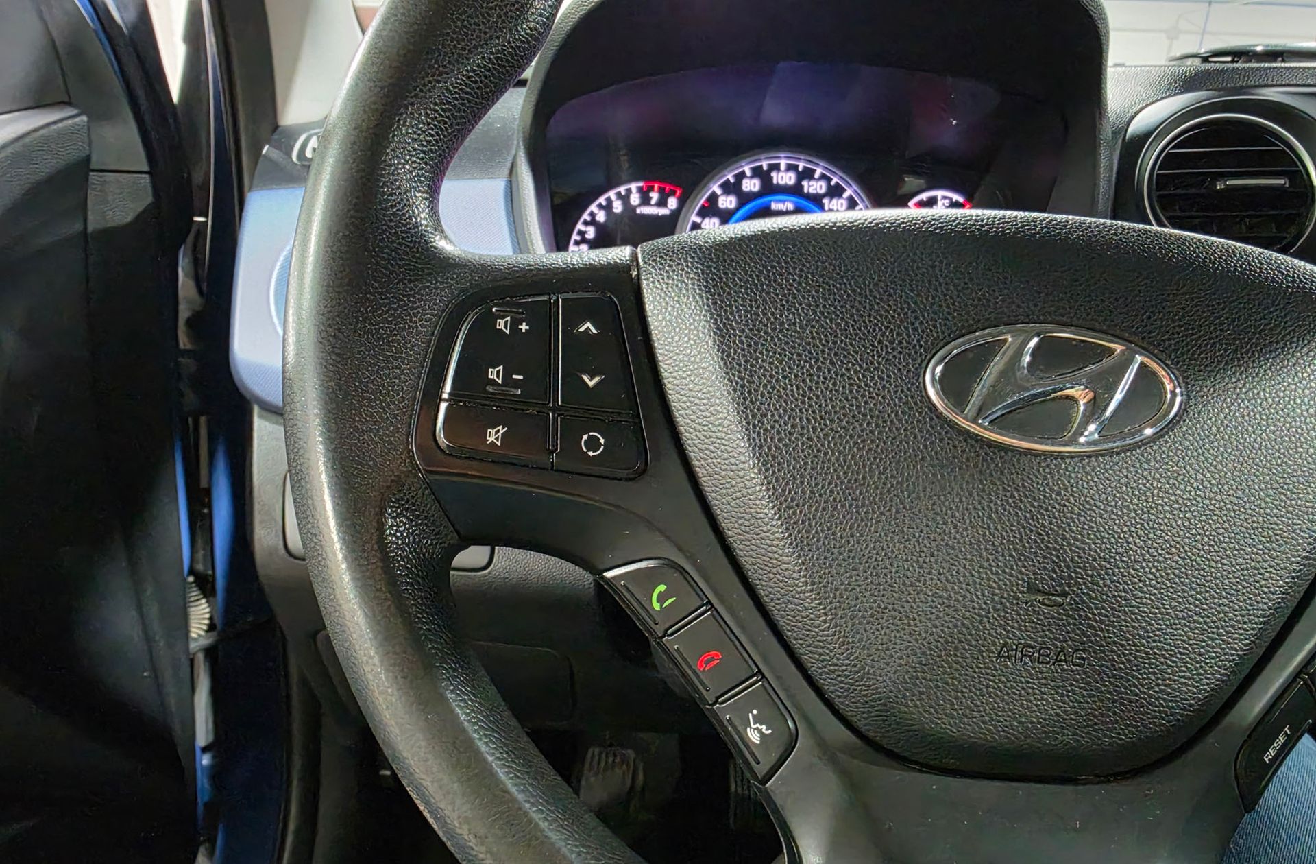 Hyundai i10 1.0 Tecno Blue - foto 21