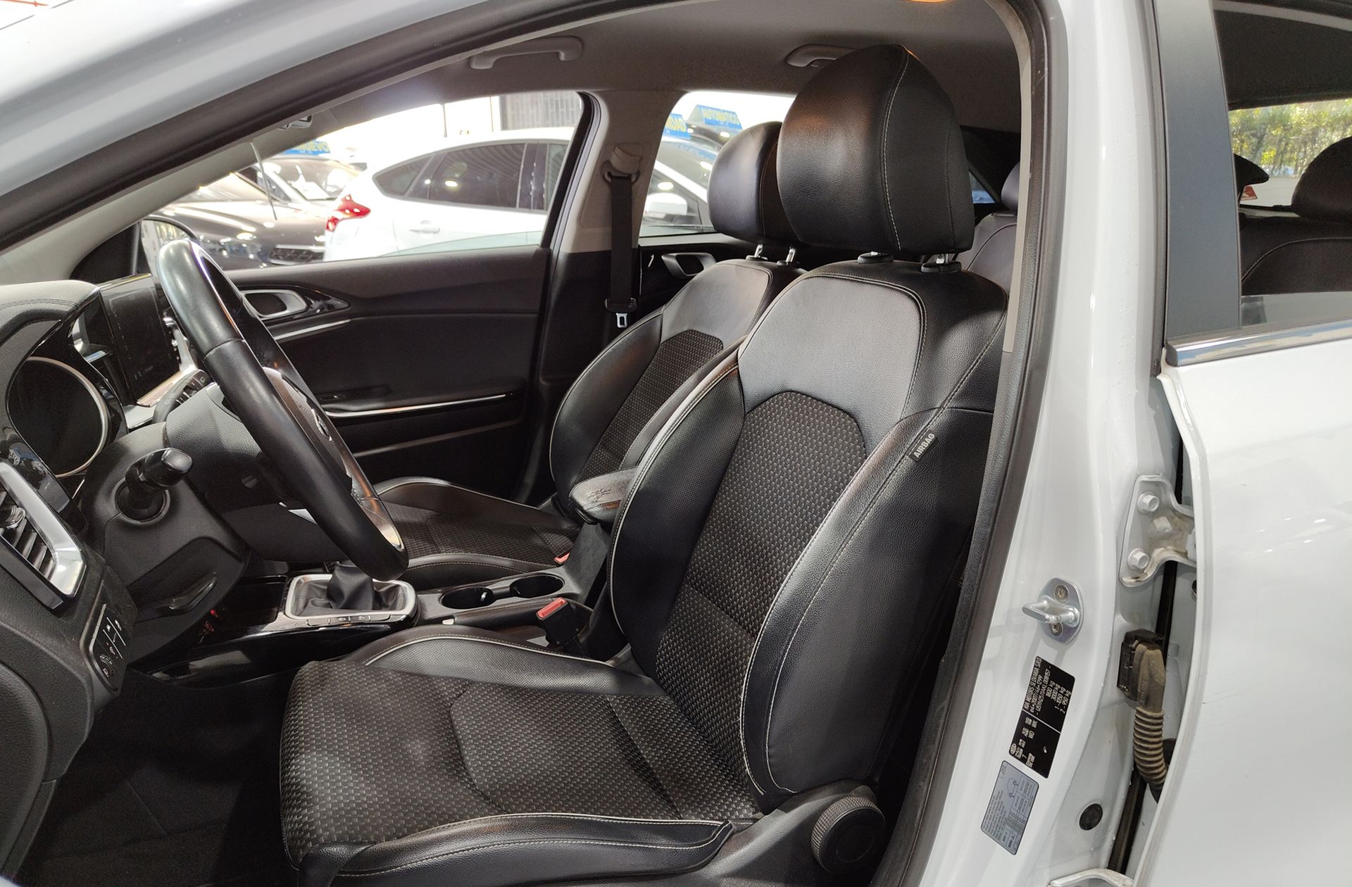 Kia Ceed 1.0 T-GDi Tech - foto 13