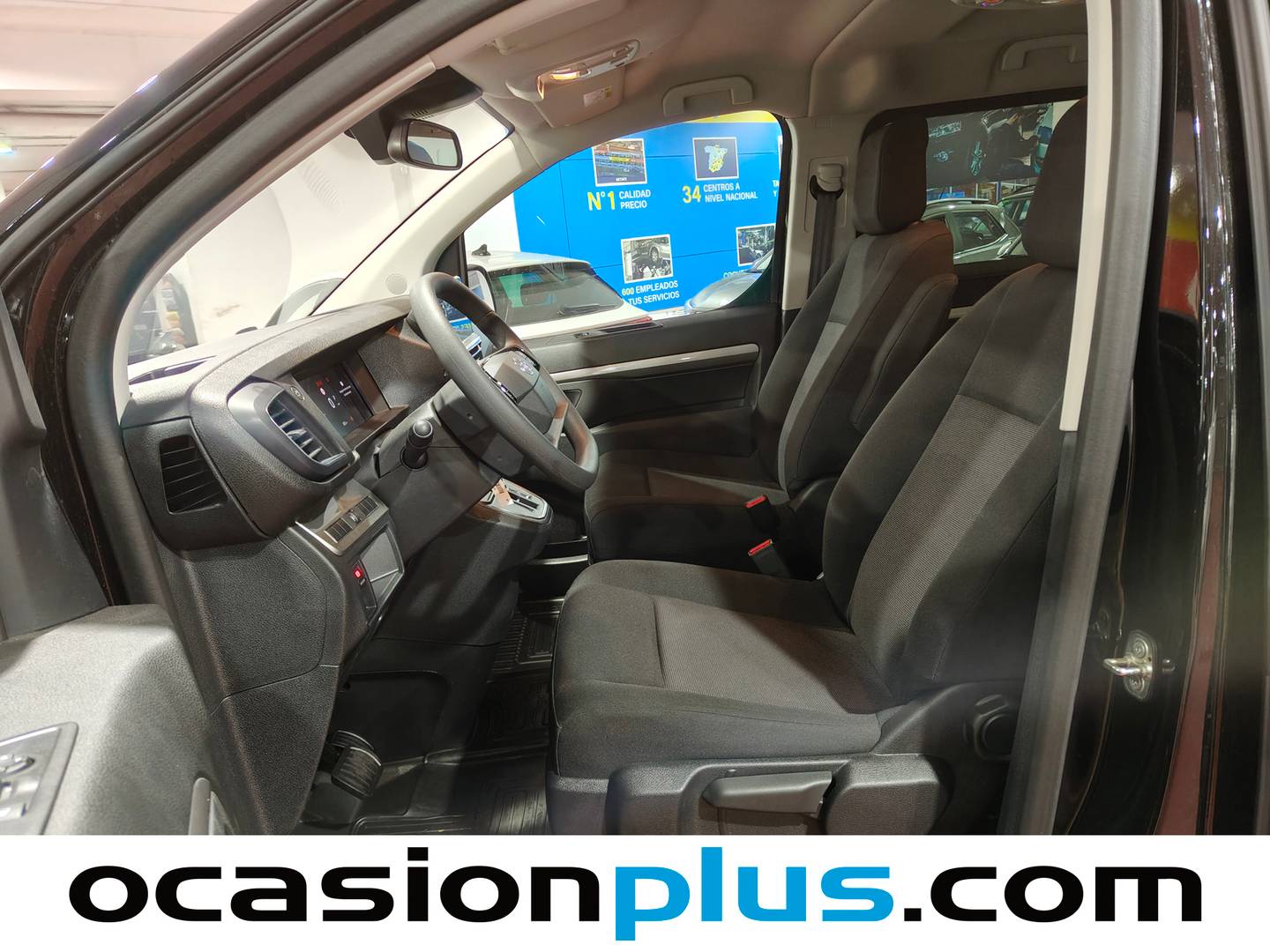 Foto asientos delanteros Toyota Proace Verso Toyota Proace Verso Family L2 2.2D 180CV 8AT Active 8 Plazas