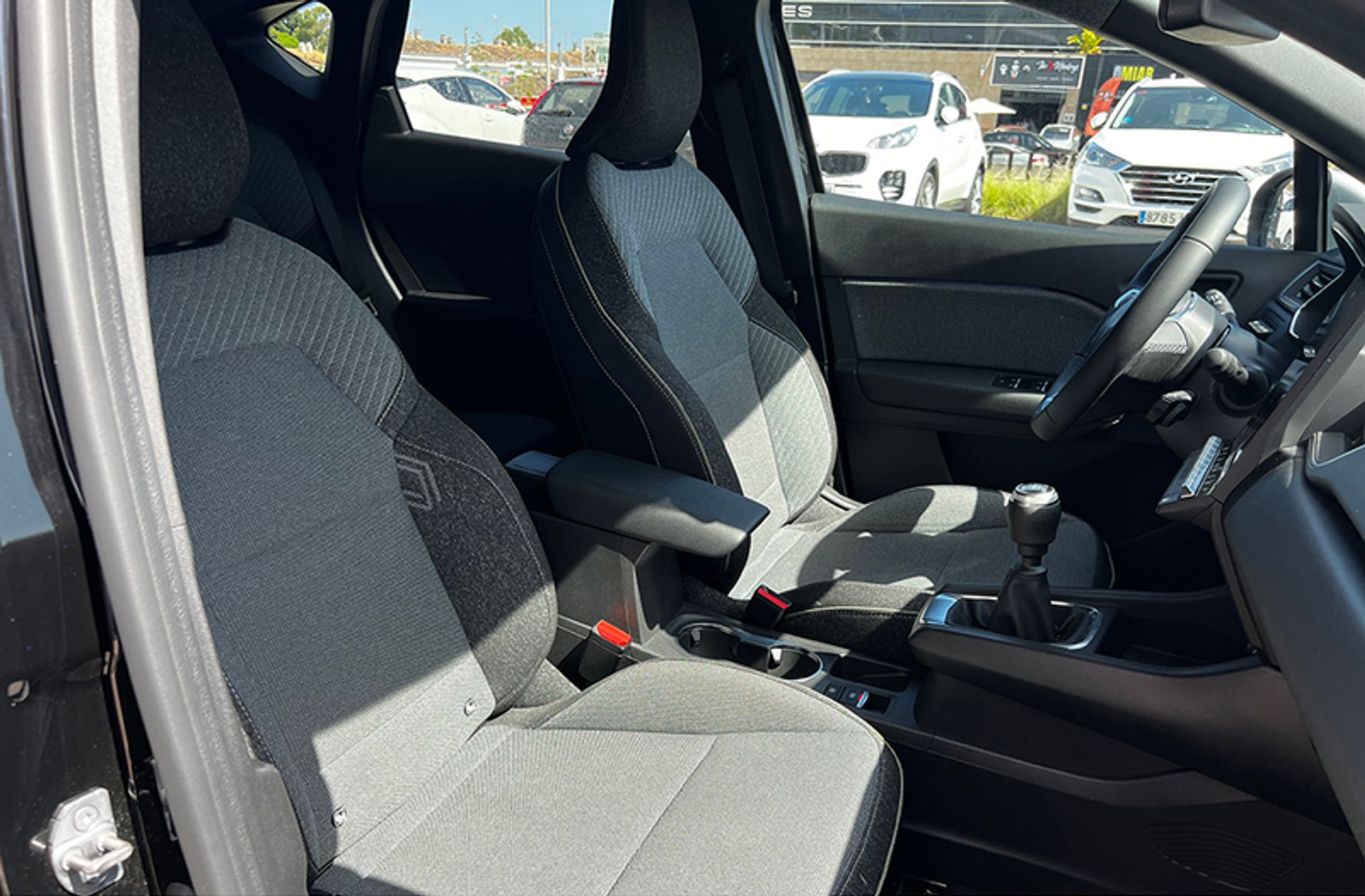 Renault Captur Techno TCe GPF - foto 16