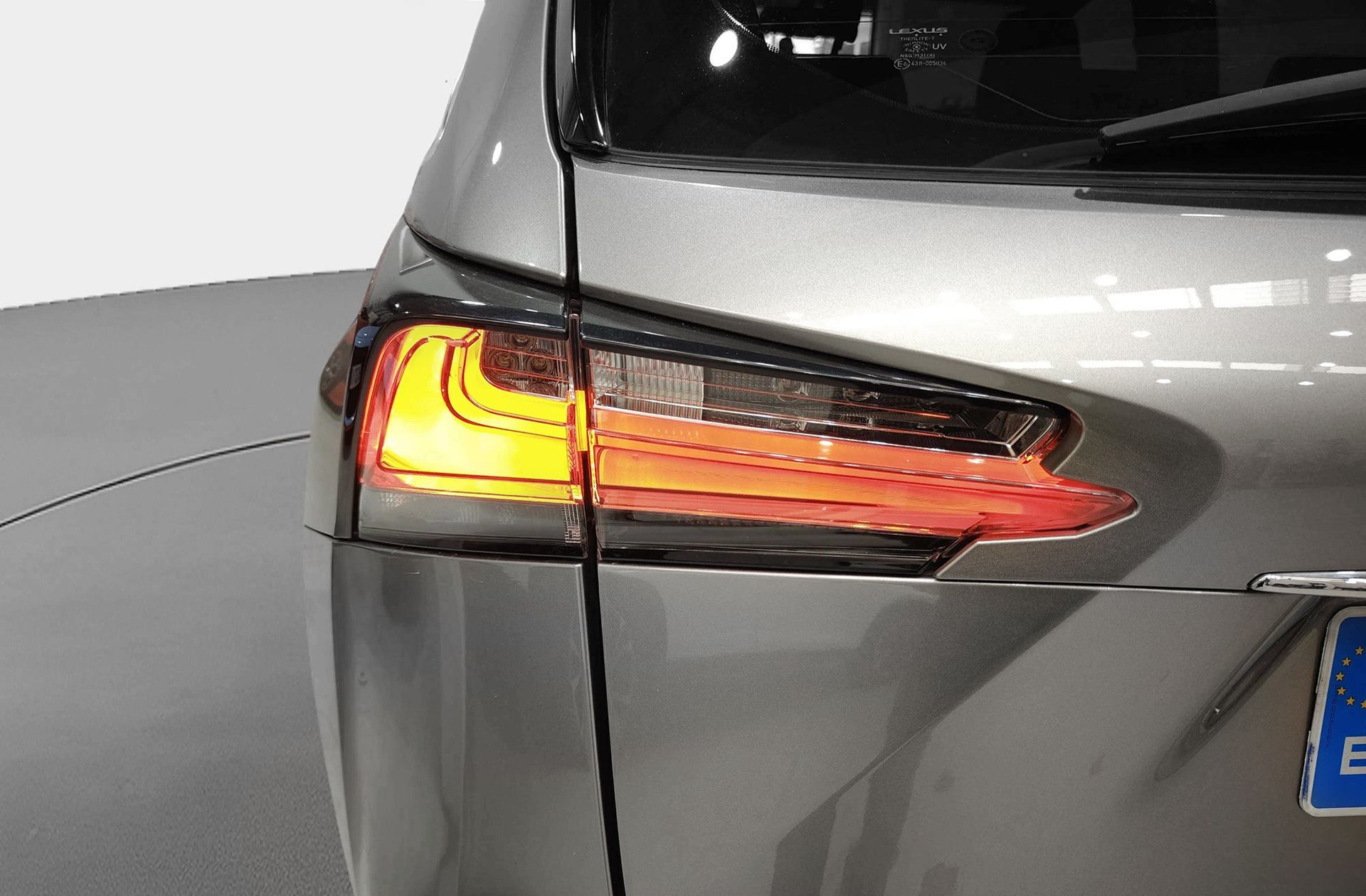 Lexus NX 300h Corporate 2WD Navibox - foto 17