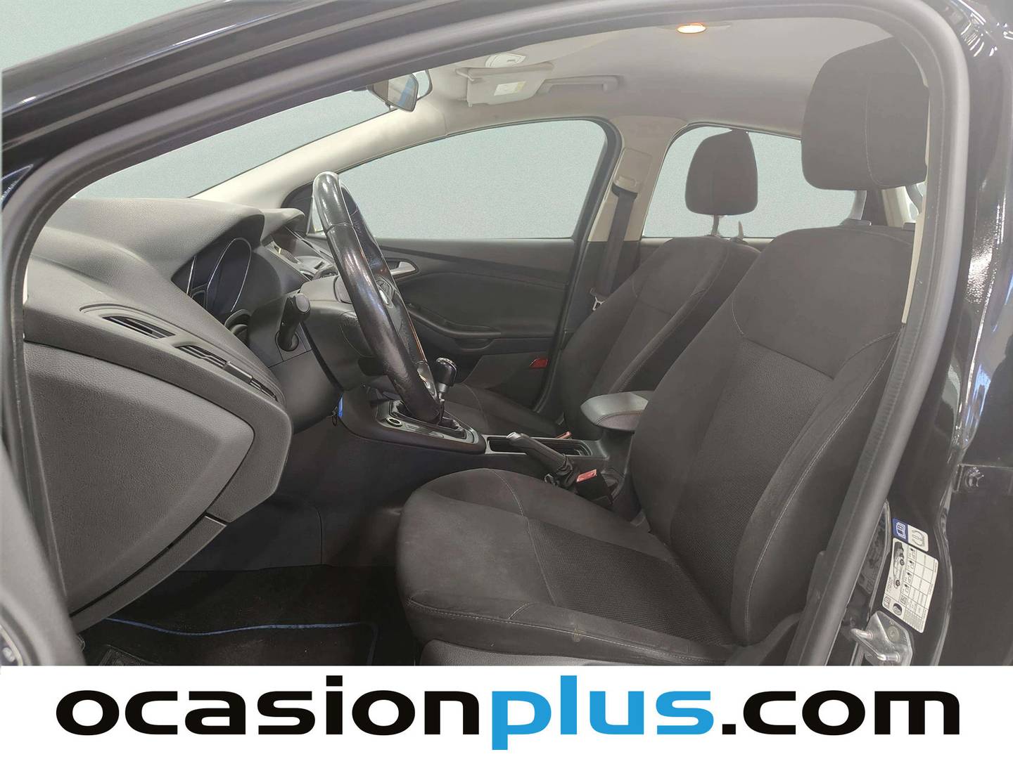 Foto asientos delanteros Ford Focus Ford Focus 1.6 TDCI Trend+ (115 CV)