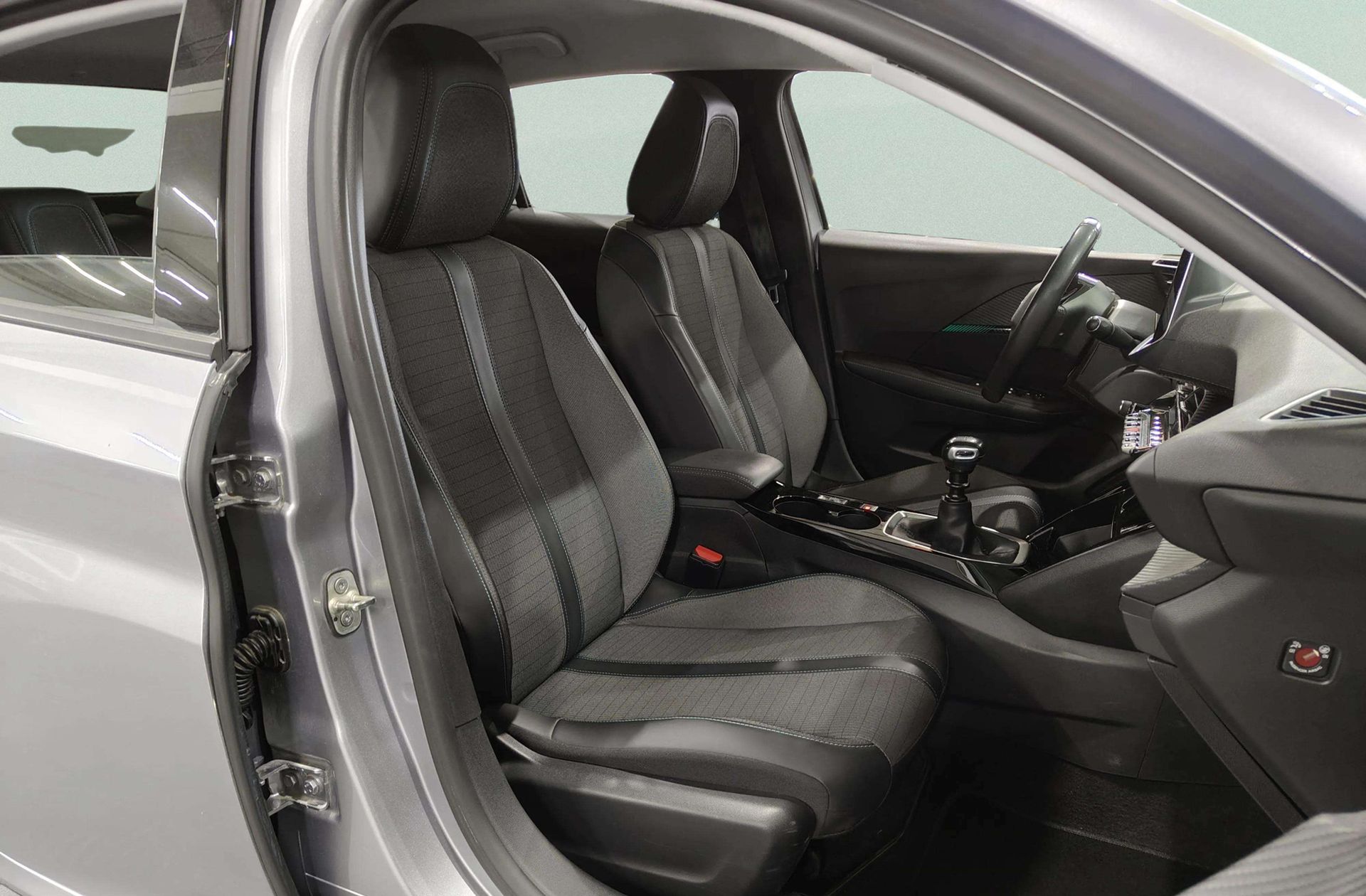 Peugeot 208 PureTech 100 Allure - foto 19