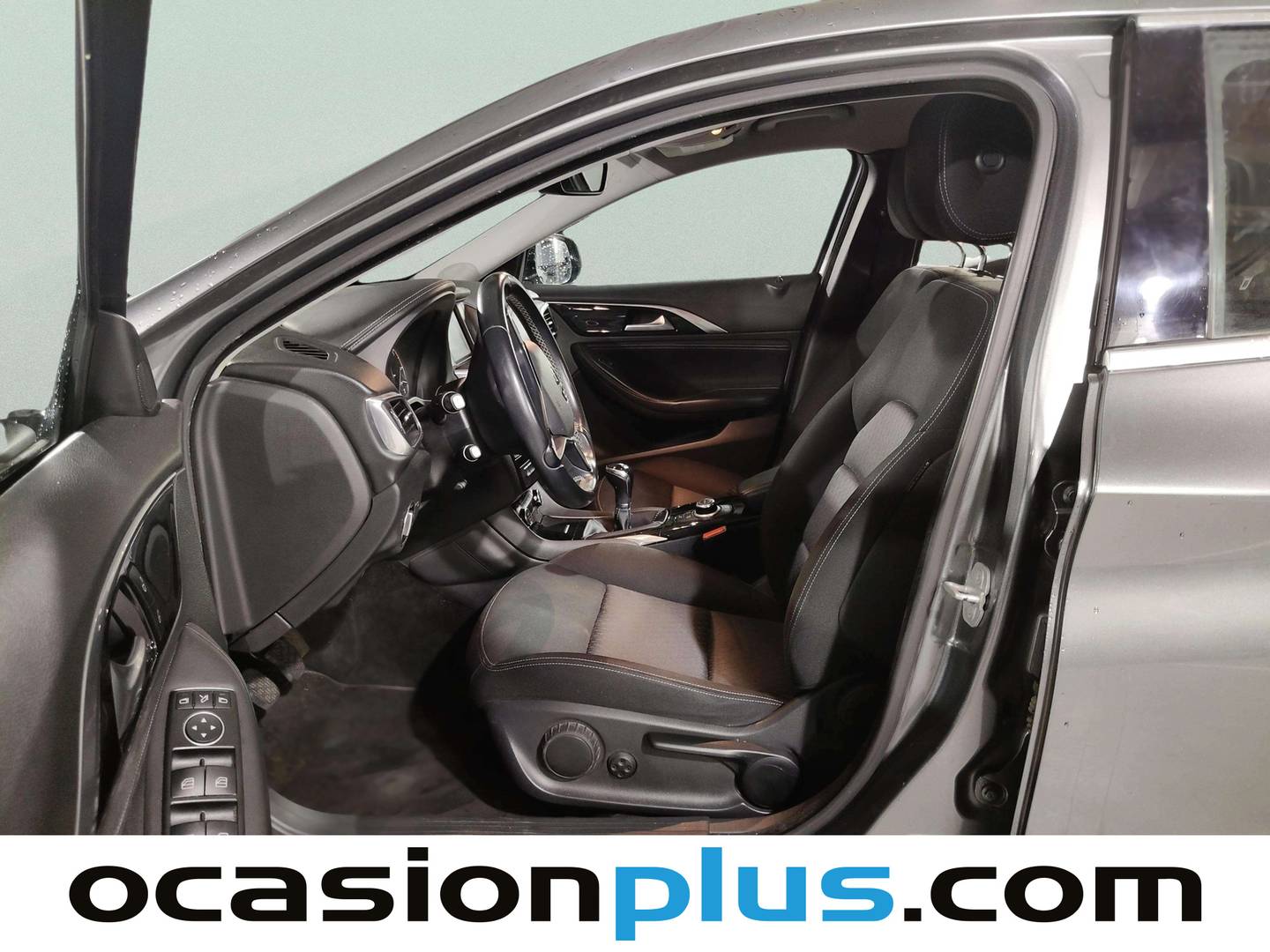 Foto asientos delanteros Infiniti Q30 Infiniti Q30 1.5 D Premium (109 CV)