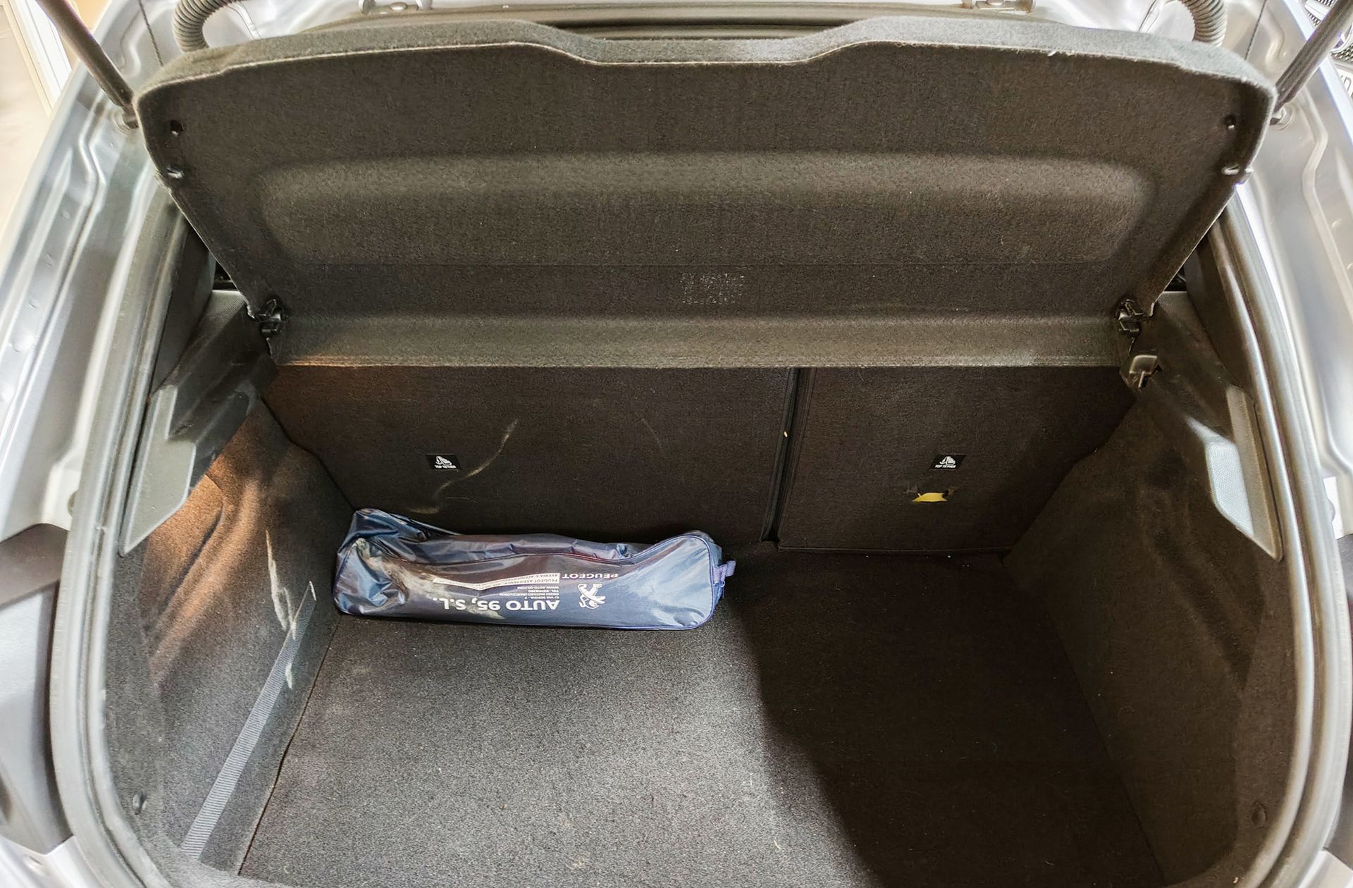 Peugeot 208 PureTech 100 Allure Pack EAT8 - foto 19